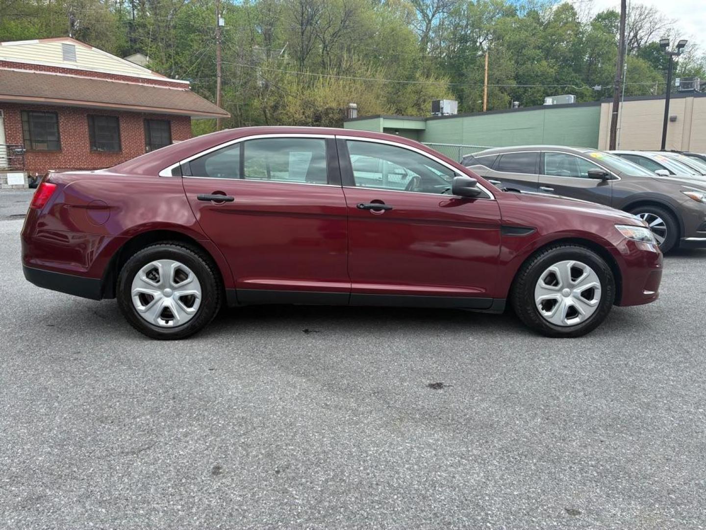2017 RED FORD TAURUS POLICE INTERCEPTOR (1FAHP2MK5HG) with an 3.7L engine, Automatic transmission, located at 117 North Cameron Street, Harrisburg, PA, 17101, (717) 963-8962, 40.267021, -76.875351 - WE FINANCE!!! MOST vehicles are available for financing. Good Credit/ Challenged Credit/ No Credit - ALL Trade-Ins Welcomed!!! APPLY ONLINE or CALL us TODAY Please call us to discuss your cash and/or financing options. Thanks for cheching our inventory! We're here to help. - Photo#5