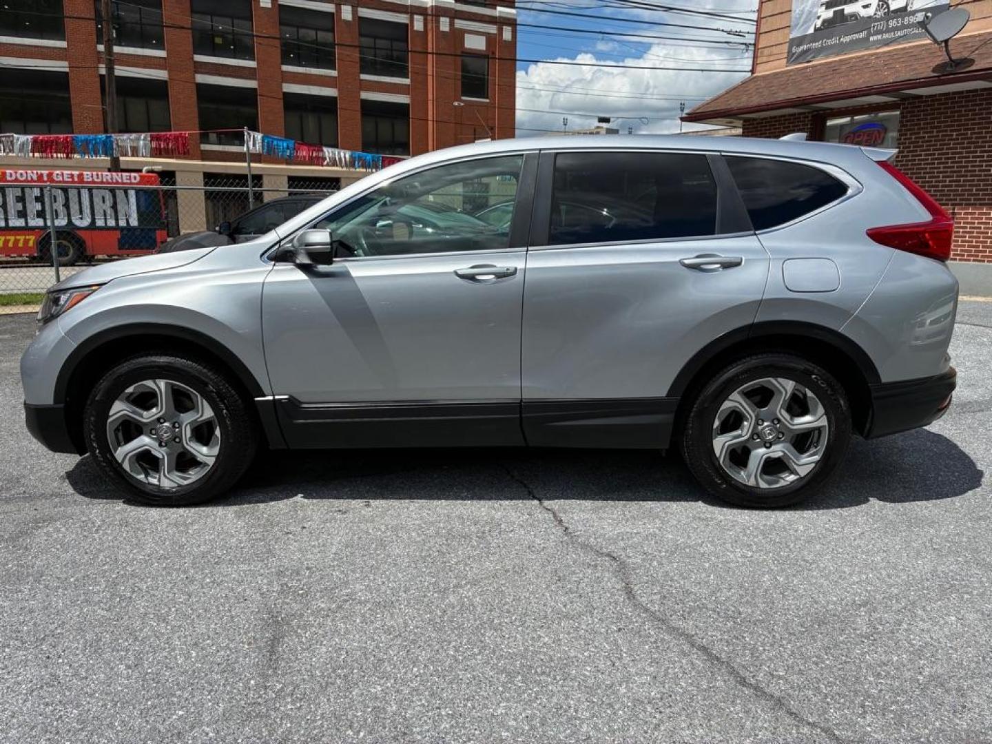 2017 SILVER HONDA CR-V EXL (2HKRW2H80HH) with an 1.5L engine, Continuously Variable transmission, located at 117 North Cameron Street, Harrisburg, PA, 17101, (717) 963-8962, 40.267021, -76.875351 - WE FINANCE!!! MOST vehicles are available for financing. Good Credit/ Challenged Credit/ No Credit - ALL Trade-Ins Welcomed!!! APPLY ONLINE or CALL us TODAY Please call us to discuss your cash and/or financing options. Thanks for checking our inventory! We're here to help. - Photo#1
