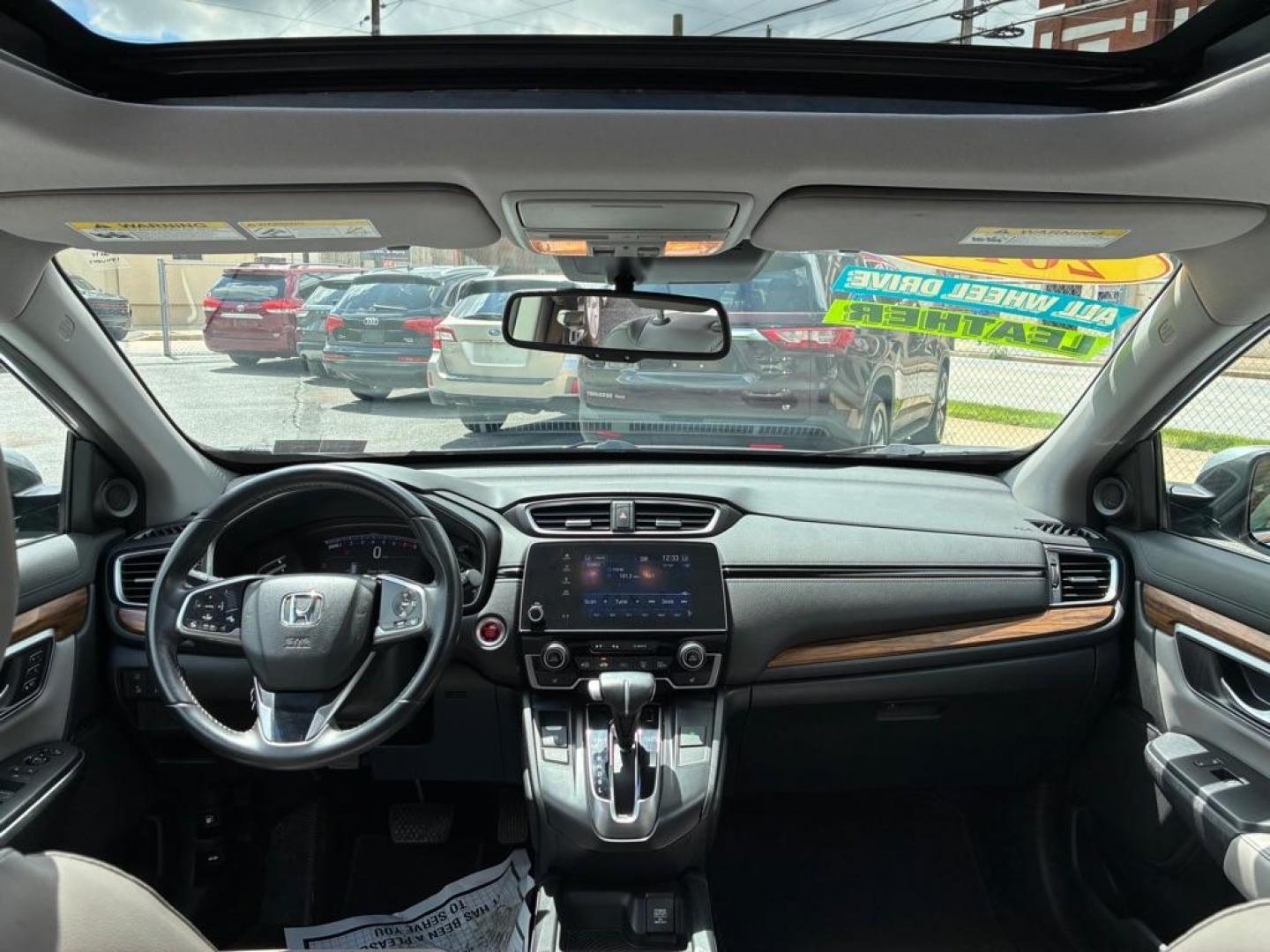 2017 SILVER HONDA CR-V EXL (2HKRW2H80HH) with an 1.5L engine, Continuously Variable transmission, located at 117 North Cameron Street, Harrisburg, PA, 17101, (717) 963-8962, 40.267021, -76.875351 - WE FINANCE!!! MOST vehicles are available for financing. Good Credit/ Challenged Credit/ No Credit - ALL Trade-Ins Welcomed!!! APPLY ONLINE or CALL us TODAY Please call us to discuss your cash and/or financing options. Thanks for checking our inventory! We're here to help. - Photo#12