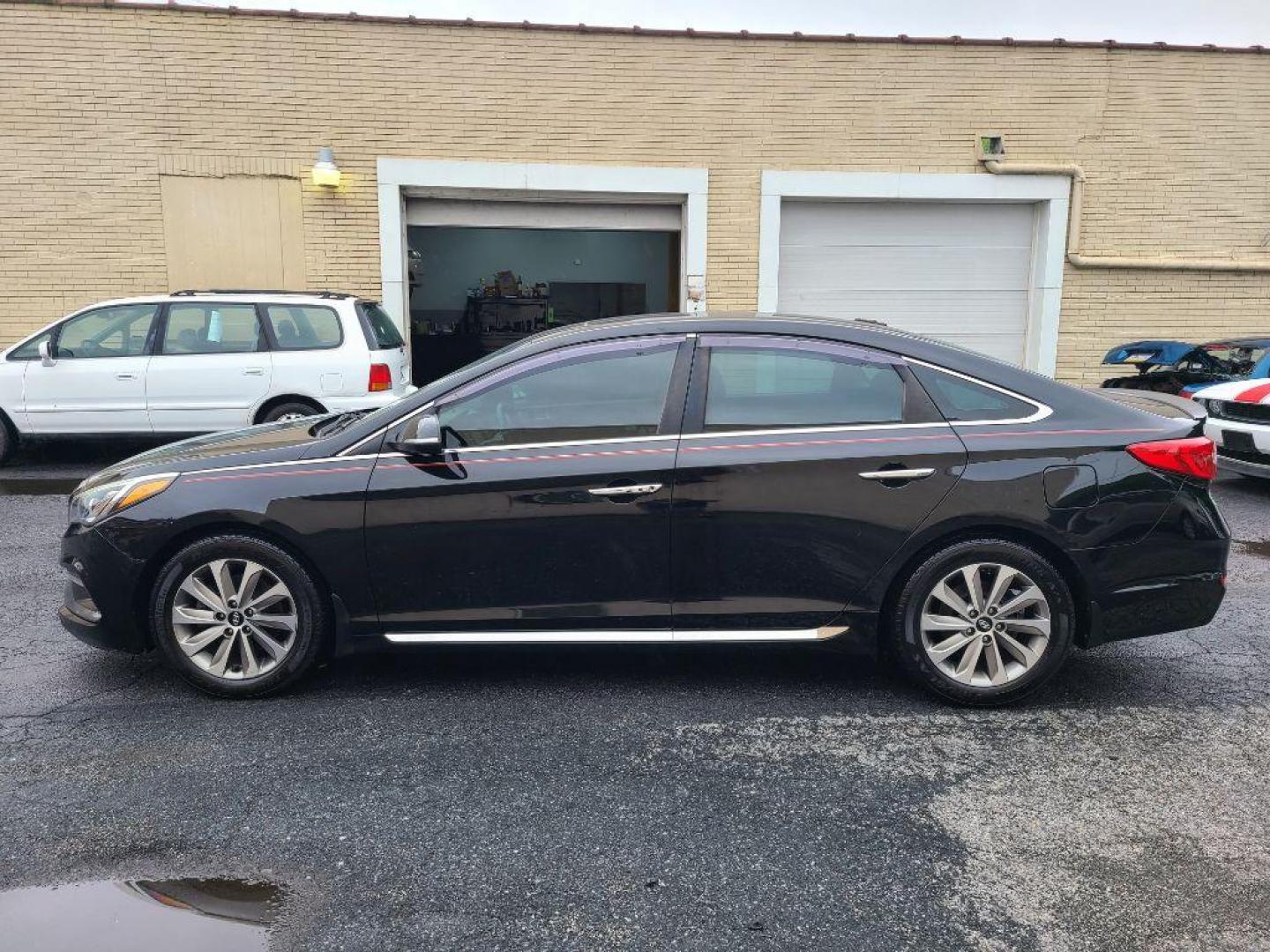 2017 BLACK HYUNDAI SONATA SPORT (5NPE34AF8HH) with an 2.4L engine, Automatic transmission, located at 7981 Paxton Street, Harrisburg, PA, 17111, (717) 561-2926, 40.261490, -76.749229 - WE FINANCE!!! Good Credit/ Bad Credit/ No Credit - ALL Trade-Ins Welcomed!!! ***Guaranteed Credit Approval*** APPLY ONLINE or CALL us TODAY ;) Internet Prices and Marketplace Prices are SPECIAL discounted ***CASH DEALS*** Retail Prices are higher. Please call us to discuss your cash and finan - Photo#1
