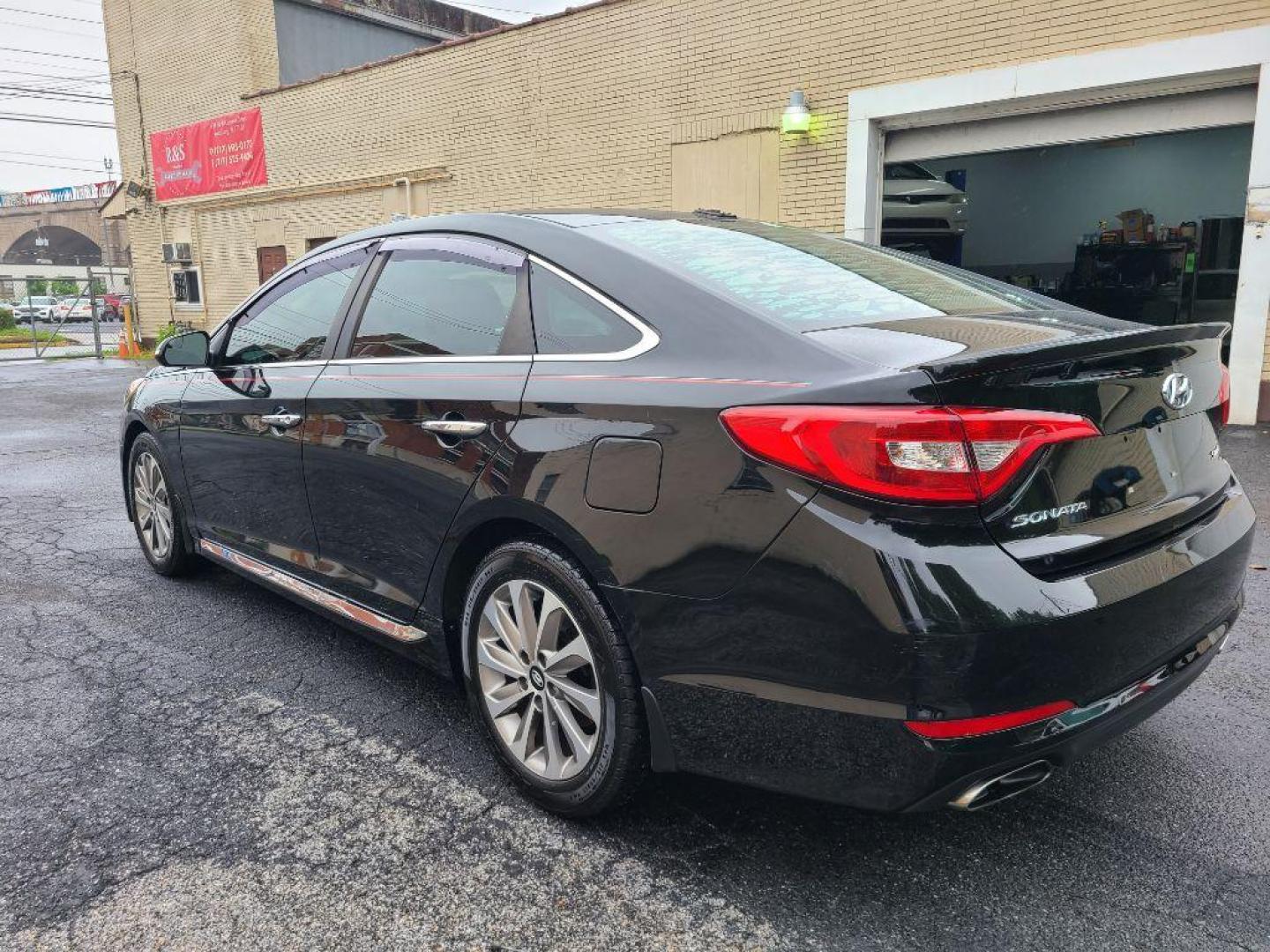 2017 BLACK HYUNDAI SONATA SPORT (5NPE34AF8HH) with an 2.4L engine, Automatic transmission, located at 7981 Paxton Street, Harrisburg, PA, 17111, (717) 561-2926, 40.261490, -76.749229 - WE FINANCE!!! Good Credit/ Bad Credit/ No Credit - ALL Trade-Ins Welcomed!!! ***Guaranteed Credit Approval*** APPLY ONLINE or CALL us TODAY ;) Internet Prices and Marketplace Prices are SPECIAL discounted ***CASH DEALS*** Retail Prices are higher. Please call us to discuss your cash and finan - Photo#3