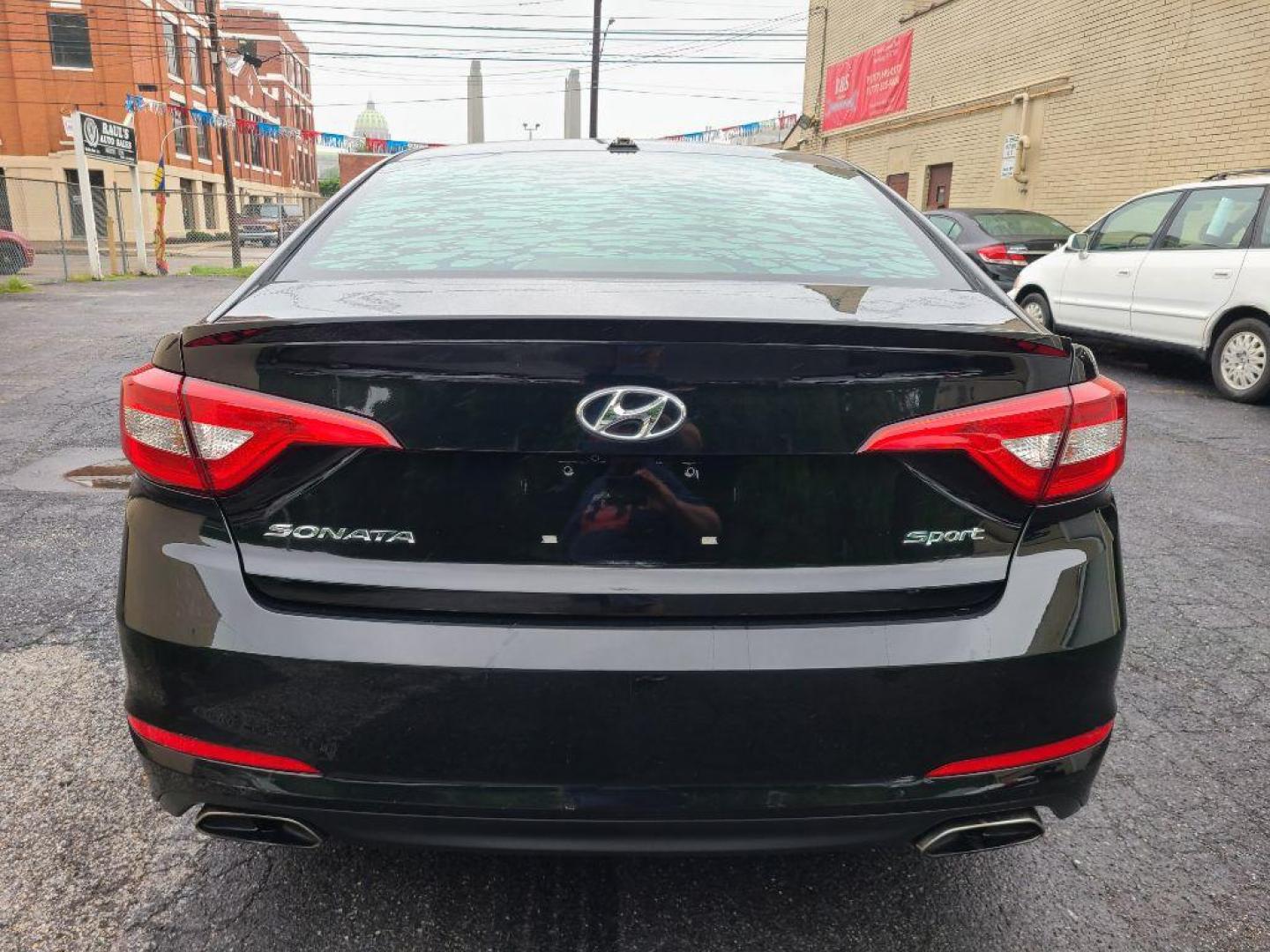 2017 BLACK HYUNDAI SONATA SPORT (5NPE34AF8HH) with an 2.4L engine, Automatic transmission, located at 7981 Paxton Street, Harrisburg, PA, 17111, (717) 561-2926, 40.261490, -76.749229 - WE FINANCE!!! Good Credit/ Bad Credit/ No Credit - ALL Trade-Ins Welcomed!!! ***Guaranteed Credit Approval*** APPLY ONLINE or CALL us TODAY ;) Internet Prices and Marketplace Prices are SPECIAL discounted ***CASH DEALS*** Retail Prices are higher. Please call us to discuss your cash and finan - Photo#4