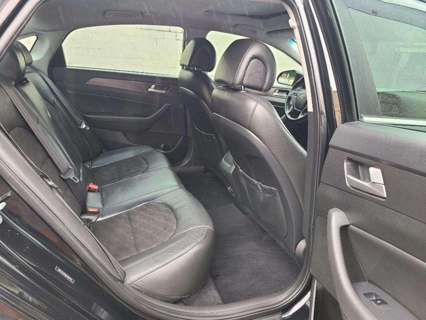 2017 BLACK HYUNDAI SONATA SPORT (5NPE34AF8HH) with an 2.4L engine, Automatic transmission, located at 7981 Paxton Street, Harrisburg, PA, 17111, (717) 561-2926, 40.261490, -76.749229 - WE FINANCE!!! Good Credit/ Bad Credit/ No Credit - ALL Trade-Ins Welcomed!!! ***Guaranteed Credit Approval*** APPLY ONLINE or CALL us TODAY ;) Internet Prices and Marketplace Prices are SPECIAL discounted ***CASH DEALS*** Retail Prices are higher. Please call us to discuss your cash and finan - Photo#13