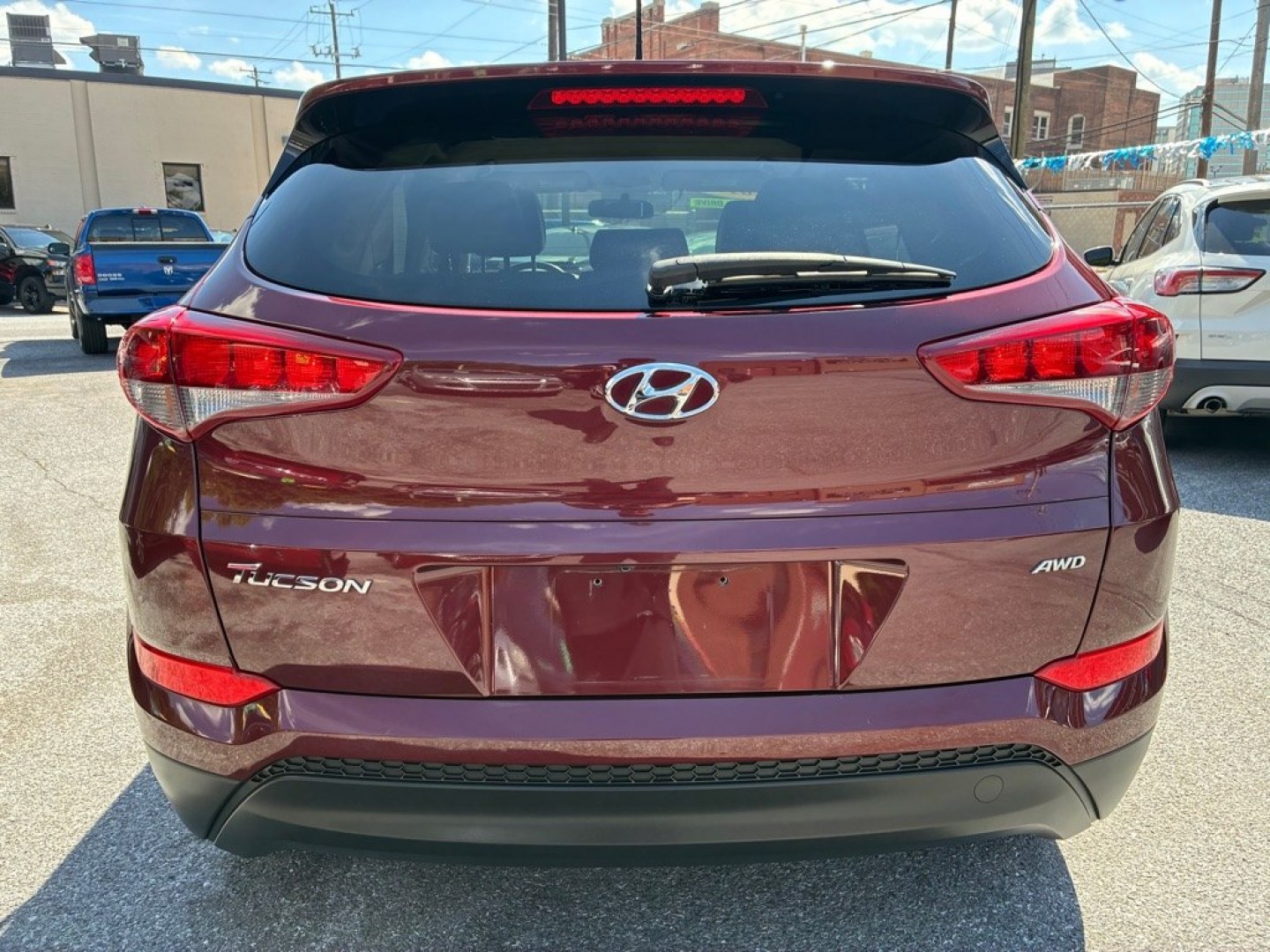 2017 RED HYUNDAI TUCSON LIMITED (KM8J3CA4XHU) with an 2.0L engine, Automatic transmission, located at 117 North Cameron Street, Harrisburg, PA, 17101, (717) 963-8962, 40.267021, -76.875351 - WE FINANCE!!! MOST vehicles are available for financing. Good Credit/ Challenged Credit/ No Credit - ALL Trade-Ins Welcomed!!! APPLY ONLINE or CALL us TODAY Please call us to discuss your cash and/or financing options. Thanks for checking our inventory! We're here to help.- Photo#3