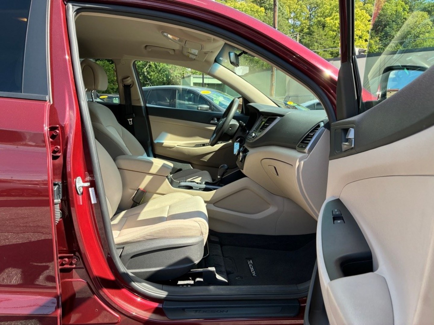 2017 RED HYUNDAI TUCSON LIMITED (KM8J3CA4XHU) with an 2.0L engine, Automatic transmission, located at 117 North Cameron Street, Harrisburg, PA, 17101, (717) 963-8962, 40.267021, -76.875351 - WE FINANCE!!! MOST vehicles are available for financing. Good Credit/ Challenged Credit/ No Credit - ALL Trade-Ins Welcomed!!! APPLY ONLINE or CALL us TODAY Please call us to discuss your cash and/or financing options. Thanks for checking our inventory! We're here to help.- Photo#8