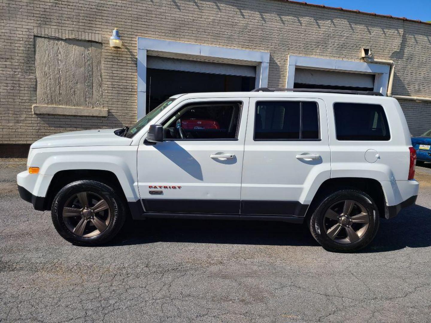 2017 WHITE JEEP PATRIOT SPORT (1C4NJRBB8HD) with an 2.4L engine, Continuously Variable transmission, located at 117 North Cameron Street, Harrisburg, PA, 17101, (717) 963-8962, 40.267021, -76.875351 - WE FINANCE!!! Good Credit/ Bad Credit/ No Credit - ALL Trade-Ins Welcomed!!! ***Guaranteed Credit Approval*** APPLY ONLINE or CALL us TODAY ;) Internet Prices and Marketplace Prices are SPECIAL discounted ***CASH DEALS*** Retail Prices are higher. Please call us to discuss your cash and finan - Photo#1