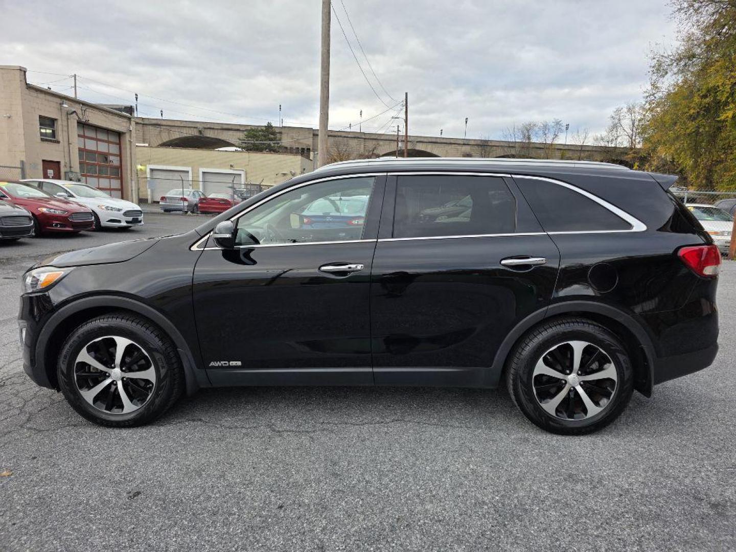 2017 BLACK KIA SORENTO EX (5XYPHDA59HG) with an 3.3L engine, Automatic transmission, located at 117 North Cameron Street, Harrisburg, PA, 17101, (717) 963-8962, 40.267021, -76.875351 - WE FINANCE!!! Good Credit/ Bad Credit/ No Credit - ALL Trade-Ins Welcomed!!! ***Guaranteed Credit Approval*** APPLY ONLINE or CALL us TODAY ;) Please call us to discuss your cash and financing options. - Photo#1
