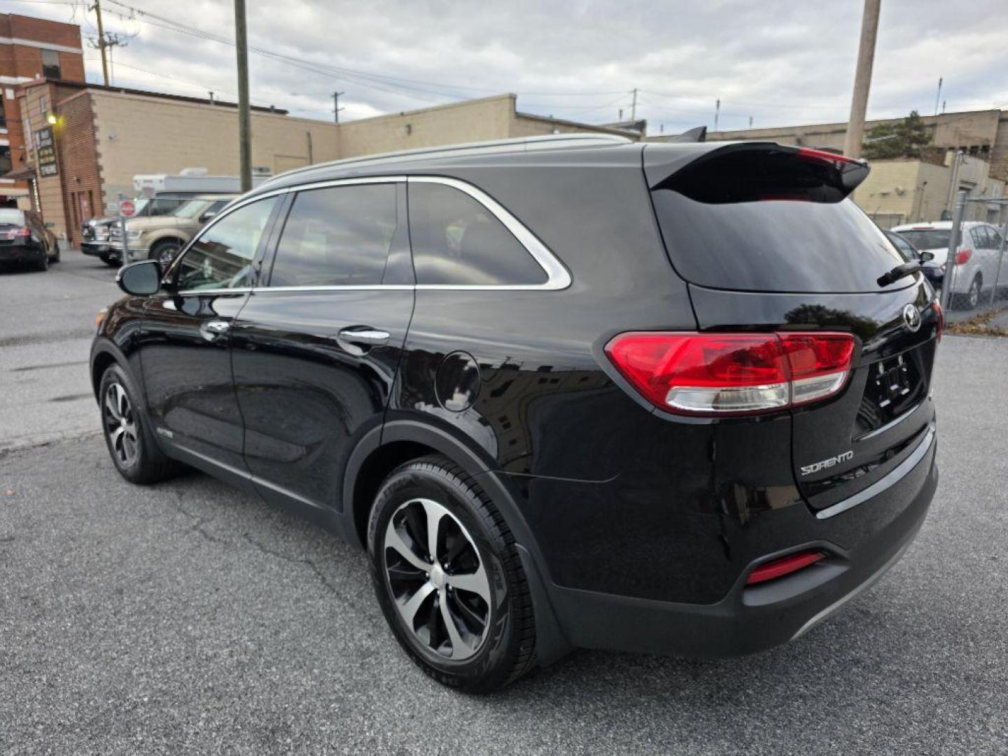 2017 BLACK KIA SORENTO EX (5XYPHDA59HG) with an 3.3L engine, Automatic transmission, located at 117 North Cameron Street, Harrisburg, PA, 17101, (717) 963-8962, 40.267021, -76.875351 - WE FINANCE!!! Good Credit/ Bad Credit/ No Credit - ALL Trade-Ins Welcomed!!! ***Guaranteed Credit Approval*** APPLY ONLINE or CALL us TODAY ;) Please call us to discuss your cash and financing options. - Photo#2