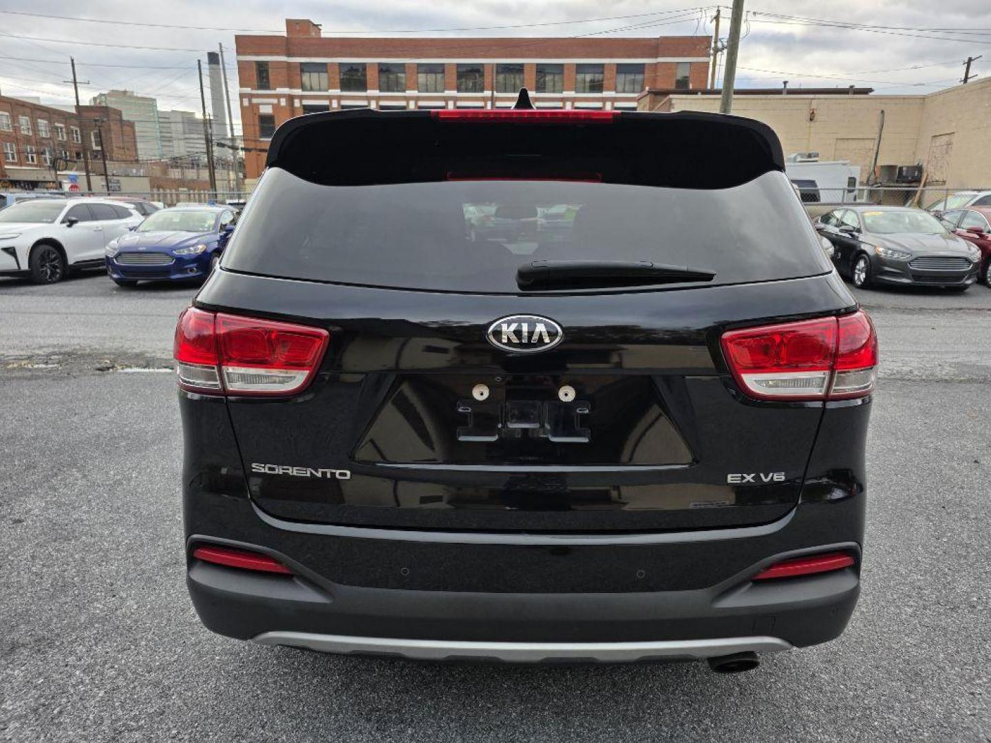2017 BLACK KIA SORENTO EX (5XYPHDA59HG) with an 3.3L engine, Automatic transmission, located at 117 North Cameron Street, Harrisburg, PA, 17101, (717) 963-8962, 40.267021, -76.875351 - WE FINANCE!!! Good Credit/ Bad Credit/ No Credit - ALL Trade-Ins Welcomed!!! ***Guaranteed Credit Approval*** APPLY ONLINE or CALL us TODAY ;) Please call us to discuss your cash and financing options. - Photo#3