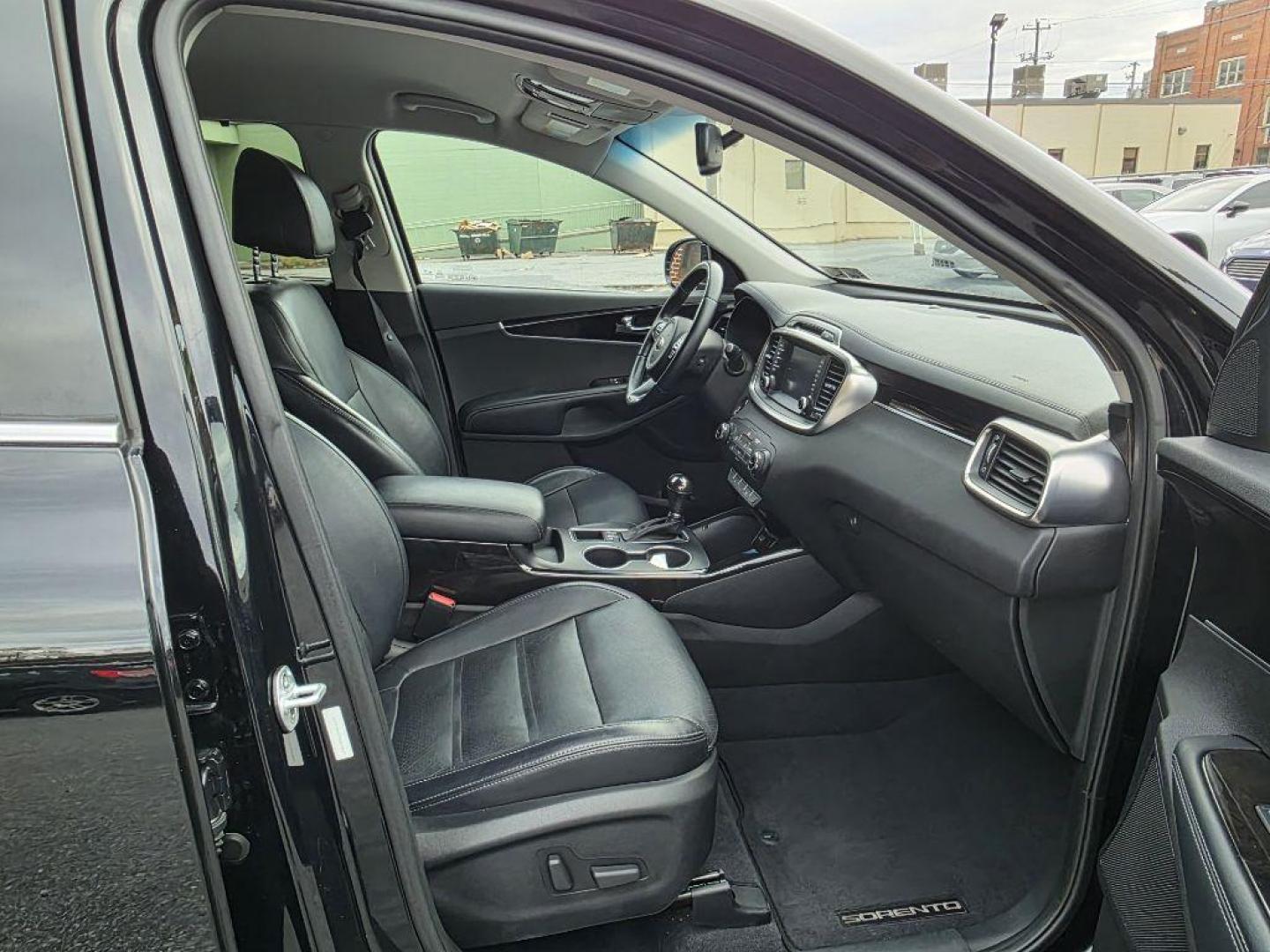 2017 BLACK KIA SORENTO EX (5XYPHDA59HG) with an 3.3L engine, Automatic transmission, located at 117 North Cameron Street, Harrisburg, PA, 17101, (717) 963-8962, 40.267021, -76.875351 - WE FINANCE!!! Good Credit/ Bad Credit/ No Credit - ALL Trade-Ins Welcomed!!! ***Guaranteed Credit Approval*** APPLY ONLINE or CALL us TODAY ;) Please call us to discuss your cash and financing options. - Photo#10