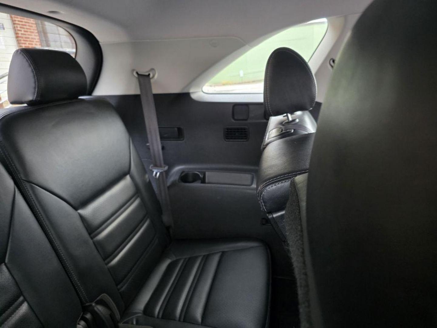 2017 BLACK KIA SORENTO EX (5XYPHDA59HG) with an 3.3L engine, Automatic transmission, located at 117 North Cameron Street, Harrisburg, PA, 17101, (717) 963-8962, 40.267021, -76.875351 - WE FINANCE!!! Good Credit/ Bad Credit/ No Credit - ALL Trade-Ins Welcomed!!! ***Guaranteed Credit Approval*** APPLY ONLINE or CALL us TODAY ;) Please call us to discuss your cash and financing options. - Photo#11