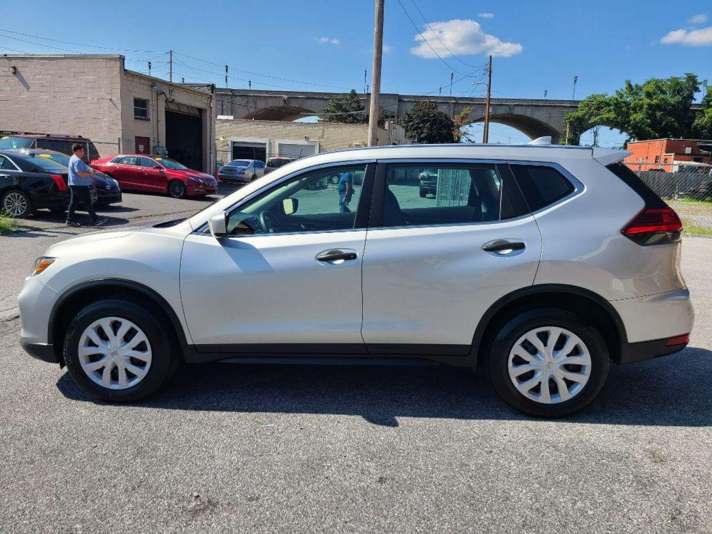 2017 SILVER NISSAN ROGUE SV (5N1AT2MV2HC) with an 2.5L engine, Continuously Variable transmission, located at 117 North Cameron Street, Harrisburg, PA, 17101, (717) 963-8962, 40.267021, -76.875351 - Photo#1