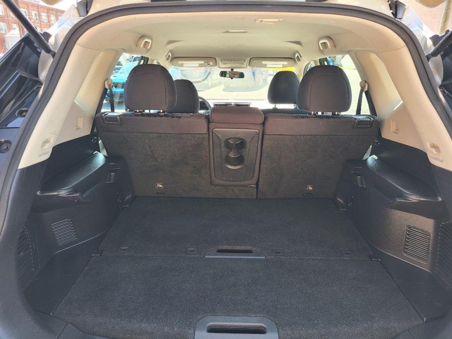 2017 SILVER NISSAN ROGUE SV (5N1AT2MV2HC) with an 2.5L engine, Continuously Variable transmission, located at 117 North Cameron Street, Harrisburg, PA, 17101, (717) 963-8962, 40.267021, -76.875351 - Photo#11