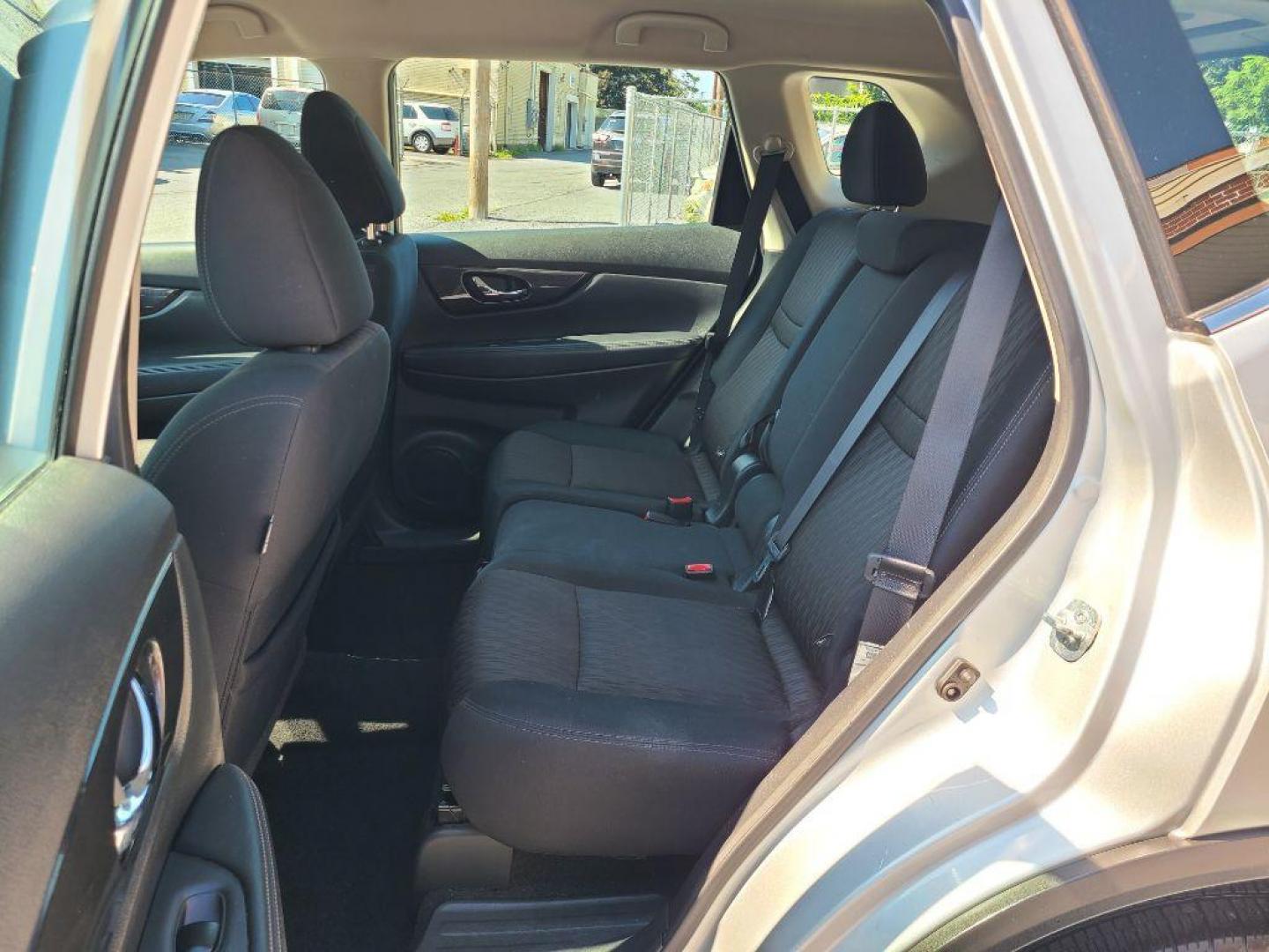 2017 SILVER NISSAN ROGUE SV (5N1AT2MV2HC) with an 2.5L engine, Continuously Variable transmission, located at 117 North Cameron Street, Harrisburg, PA, 17101, (717) 963-8962, 40.267021, -76.875351 - Photo#12
