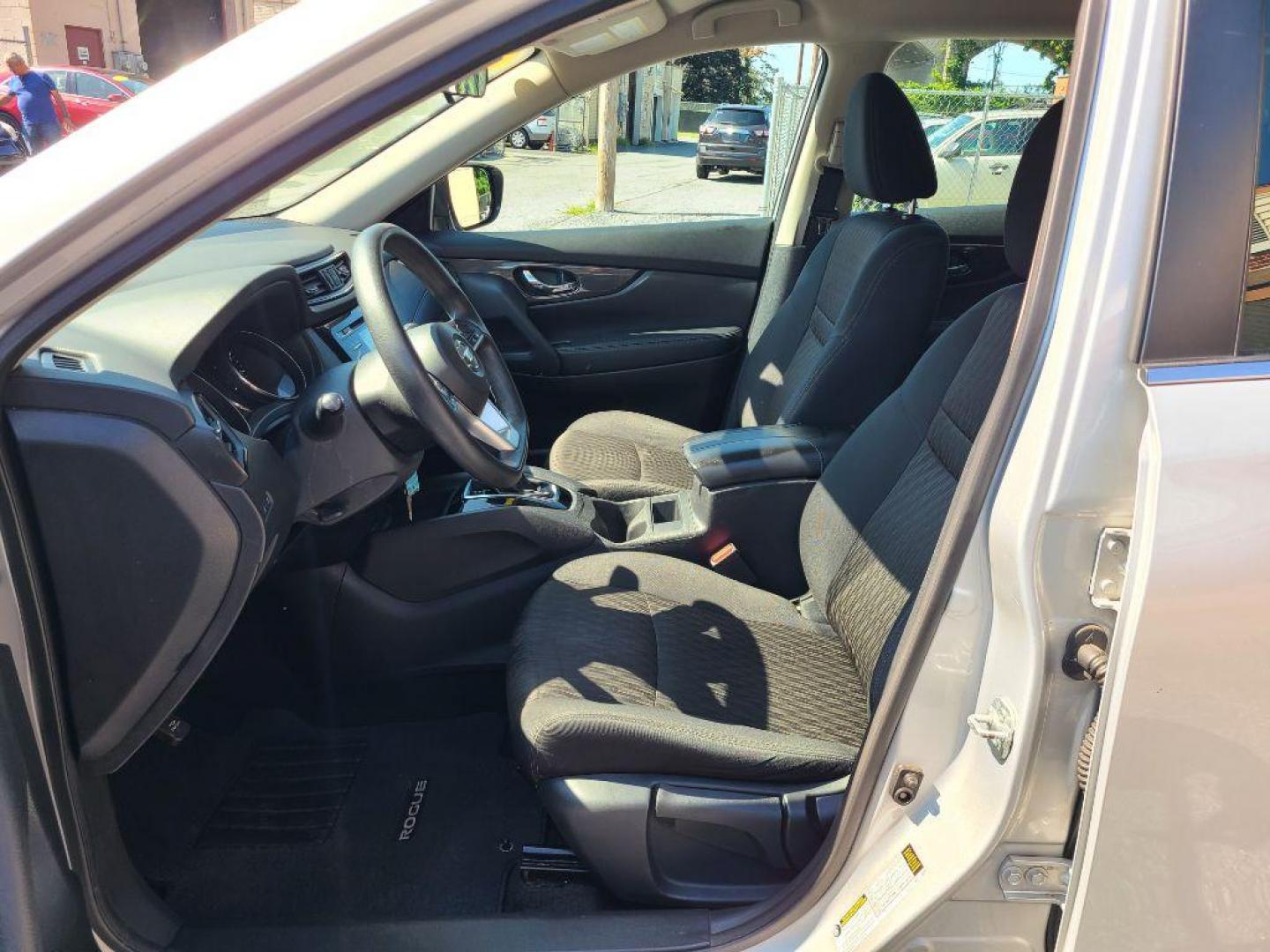 2017 SILVER NISSAN ROGUE SV (5N1AT2MV2HC) with an 2.5L engine, Continuously Variable transmission, located at 117 North Cameron Street, Harrisburg, PA, 17101, (717) 963-8962, 40.267021, -76.875351 - Photo#13