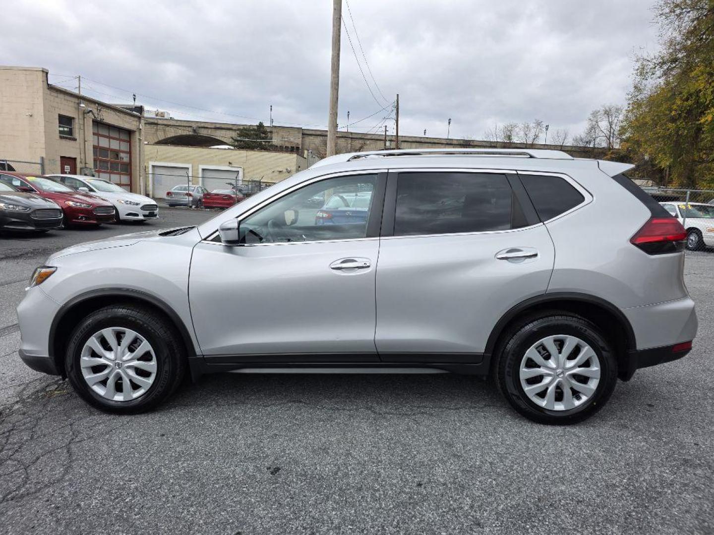 2017 SILVER NISSAN ROGUE S (KNMAT2MVXHP) with an 2.5L engine, Continuously Variable transmission, located at 117 North Cameron Street, Harrisburg, PA, 17101, (717) 963-8962, 40.267021, -76.875351 - WE FINANCE!!! Good Credit/ Bad Credit/ No Credit - ALL Trade-Ins Welcomed!!! ***Guaranteed Credit Approval*** APPLY ONLINE or CALL us TODAY ;) Please call us to discuss your cash and financing options. - Photo#2