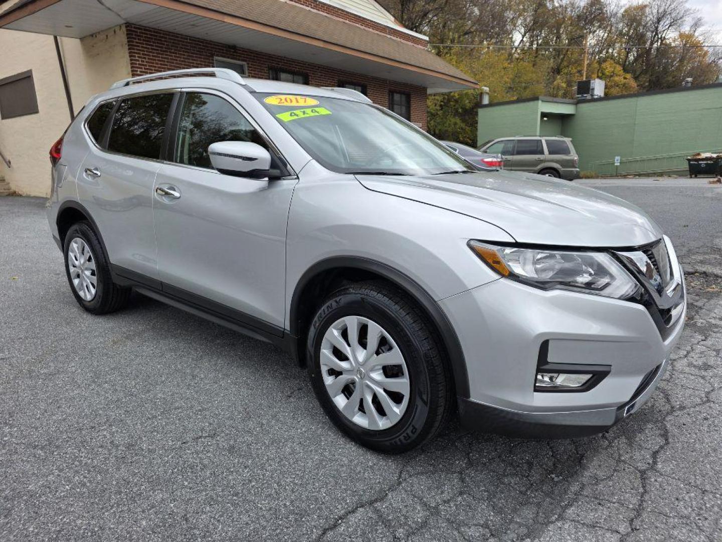 2017 SILVER NISSAN ROGUE S (KNMAT2MVXHP) with an 2.5L engine, Continuously Variable transmission, located at 117 North Cameron Street, Harrisburg, PA, 17101, (717) 963-8962, 40.267021, -76.875351 - WE FINANCE!!! Good Credit/ Bad Credit/ No Credit - ALL Trade-Ins Welcomed!!! ***Guaranteed Credit Approval*** APPLY ONLINE or CALL us TODAY ;) Please call us to discuss your cash and financing options. - Photo#6