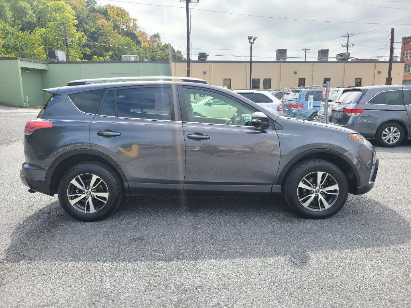 2017 GRAY TOYOTA RAV4 XLE (JTMRFREV2HJ) with an 2.5L engine, Automatic transmission, located at 7981 Paxton Street, Harrisburg, PA, 17111, (717) 561-2926, 40.261490, -76.749229 - WE FINANCE!!! Good Credit/ Bad Credit/ No Credit - ALL Trade-Ins Welcomed!!! ***Guaranteed Credit Approval*** APPLY ONLINE or CALL us TODAY ;) Internet Prices and Marketplace Prices are SPECIAL discounted ***CASH DEALS*** Retail Prices are higher. Please call us to discuss your cash and finan - Photo#5