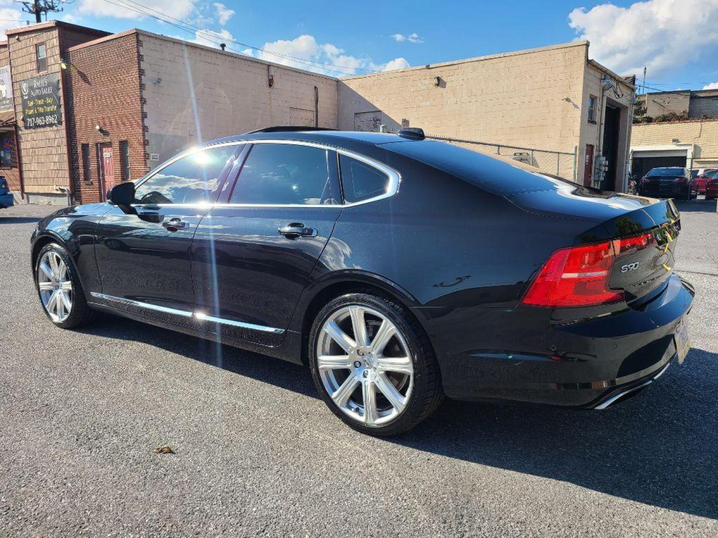 2017 BLACK VOLVO S90 T6 INSCRIPTION (YV1A22ML2H1) with an 2.0L engine, Automatic transmission, located at 117 North Cameron Street, Harrisburg, PA, 17101, (717) 963-8962, 40.267021, -76.875351 - WE FINANCE!!! Good Credit/ Bad Credit/ No Credit - ALL Trade-Ins Welcomed!!! ***Guaranteed Credit Approval*** APPLY ONLINE or CALL us TODAY ;) Please call us to discuss your cash and financing options. - Photo#2