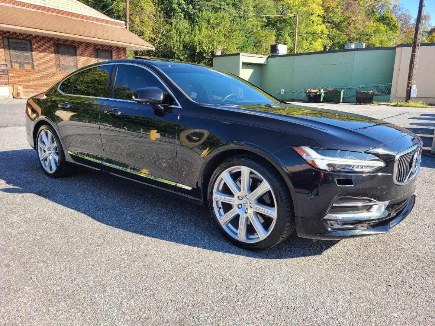2017 BLACK VOLVO S90 T6 INSCRIPTION (YV1A22ML2H1) with an 2.0L engine, Automatic transmission, located at 117 North Cameron Street, Harrisburg, PA, 17101, (717) 963-8962, 40.267021, -76.875351 - WE FINANCE!!! Good Credit/ Bad Credit/ No Credit - ALL Trade-Ins Welcomed!!! ***Guaranteed Credit Approval*** APPLY ONLINE or CALL us TODAY ;) Please call us to discuss your cash and financing options. - Photo#6