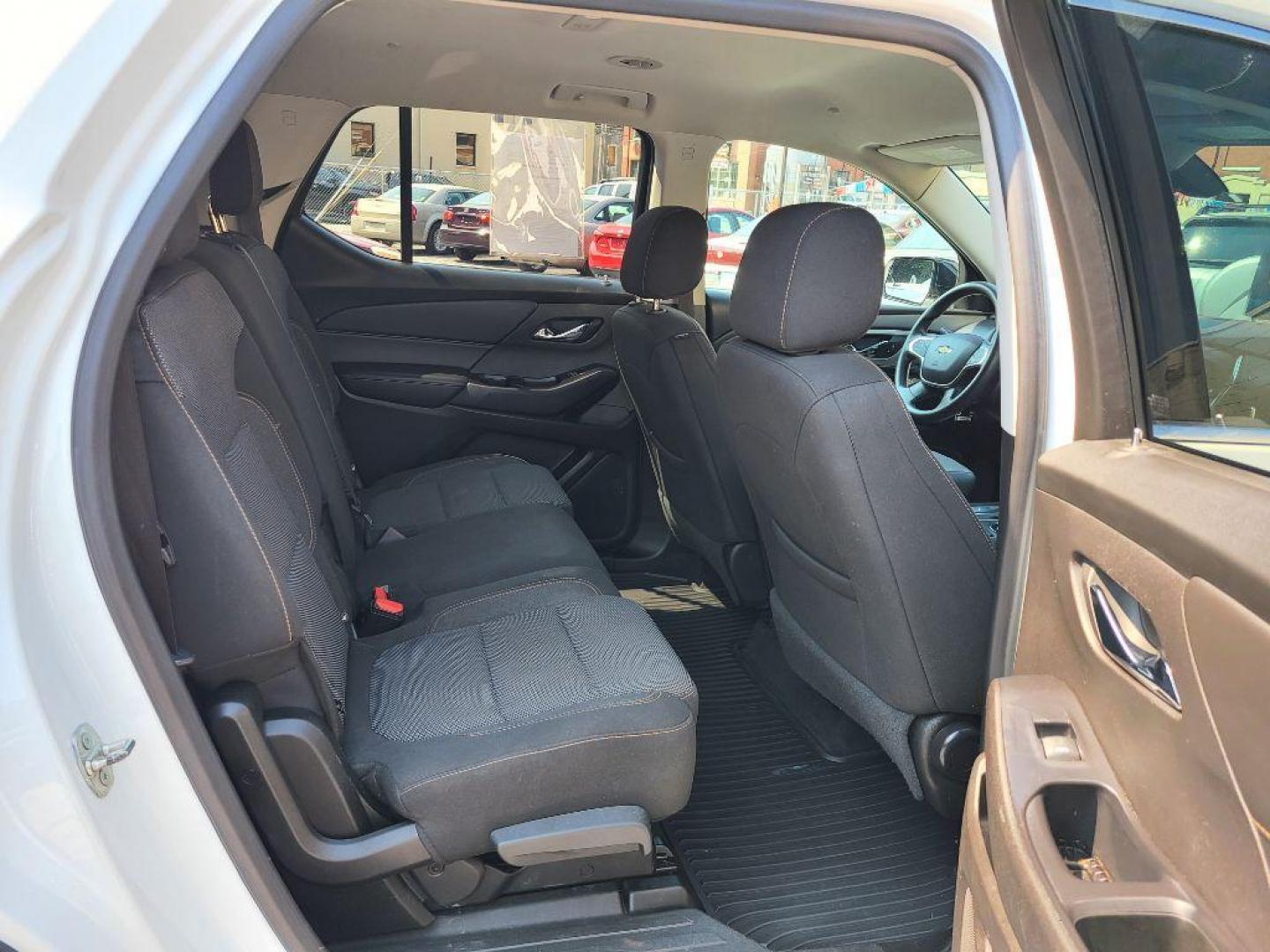 2018 WHITE CHEVROLET TRAVERSE LS (1GNERFKW1JJ) with an 3.6L engine, Automatic transmission, located at 117 North Cameron Street, Harrisburg, PA, 17101, (717) 963-8962, 40.267021, -76.875351 - WE FINANCE!!! Good Credit/ Bad Credit/ No Credit - ALL Trade-Ins Welcomed!!! ***Guaranteed Credit Approval*** APPLY ONLINE or CALL us TODAY ;) Internet Prices and Marketplace Prices are SPECIAL discounted ***CASH DEALS*** Retail Prices are higher. Please call us to discuss your cash and finan - Photo#11