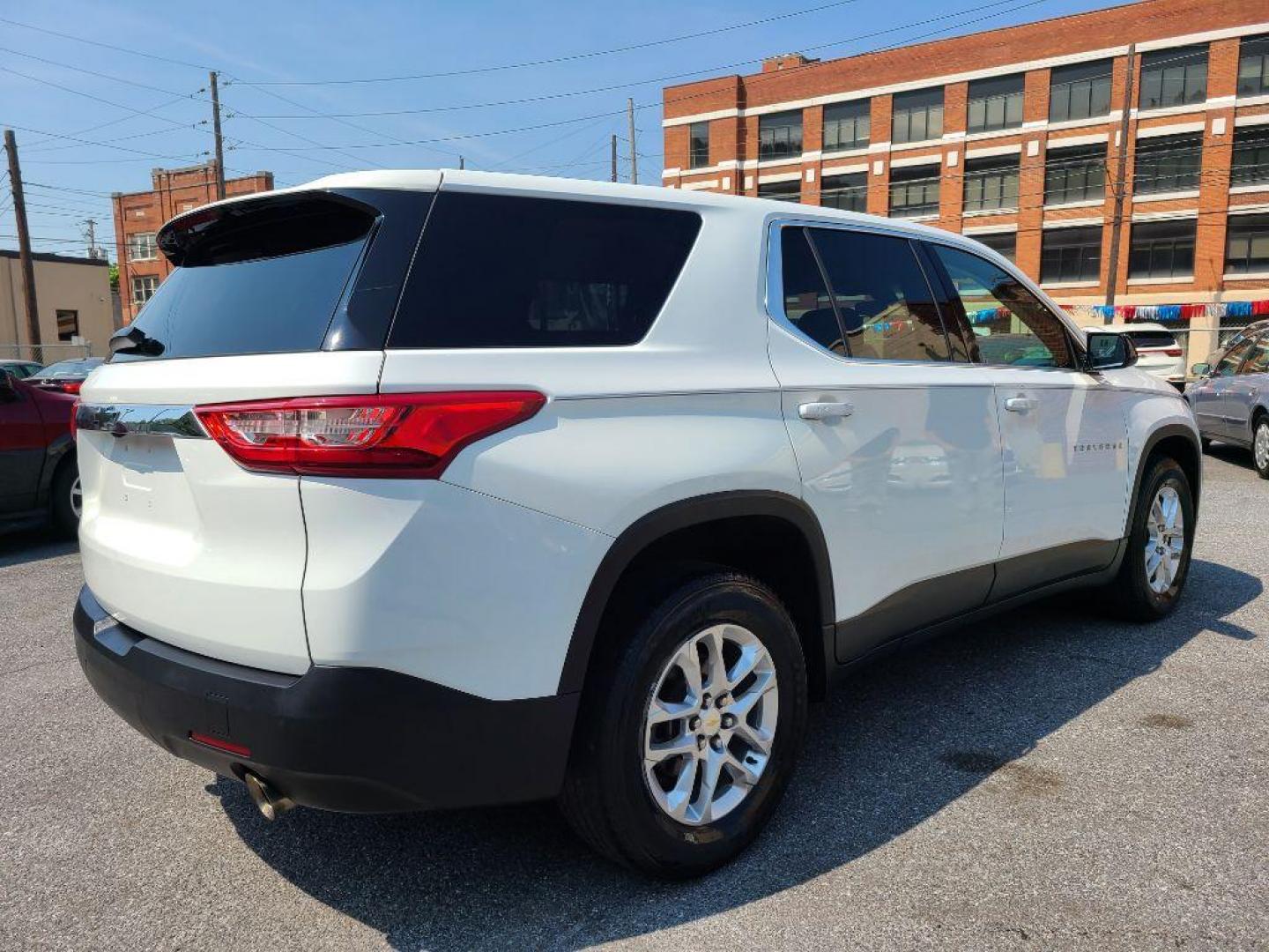 2018 WHITE CHEVROLET TRAVERSE LS (1GNERFKW1JJ) with an 3.6L engine, Automatic transmission, located at 117 North Cameron Street, Harrisburg, PA, 17101, (717) 963-8962, 40.267021, -76.875351 - WE FINANCE!!! Good Credit/ Bad Credit/ No Credit - ALL Trade-Ins Welcomed!!! ***Guaranteed Credit Approval*** APPLY ONLINE or CALL us TODAY ;) Internet Prices and Marketplace Prices are SPECIAL discounted ***CASH DEALS*** Retail Prices are higher. Please call us to discuss your cash and finan - Photo#4