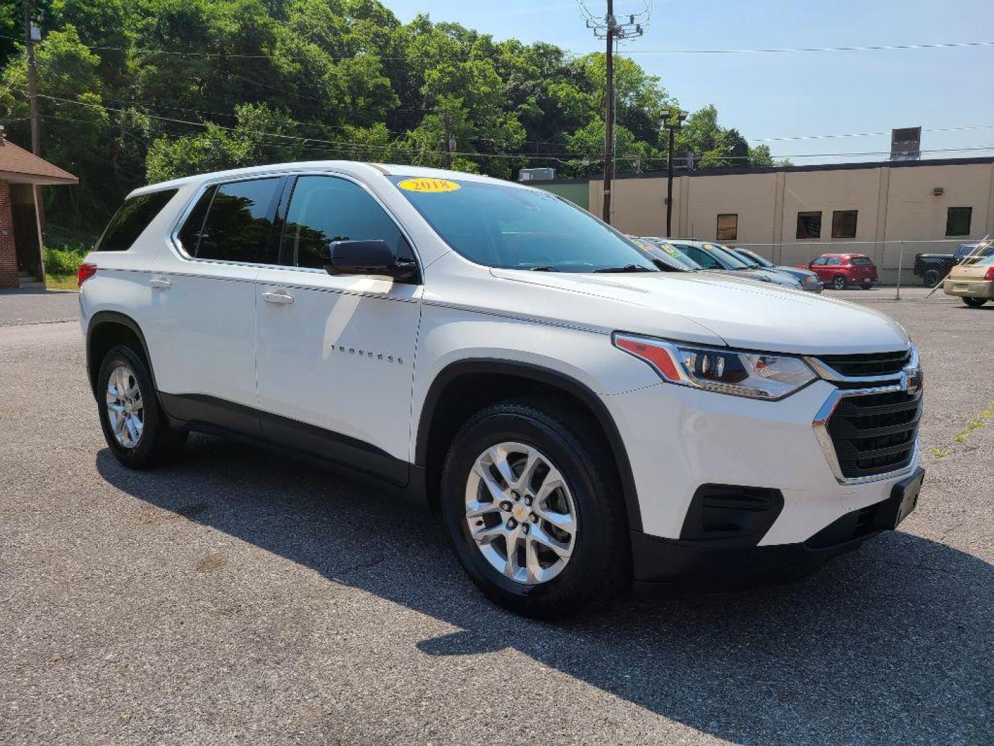 2018 WHITE CHEVROLET TRAVERSE LS (1GNERFKW1JJ) with an 3.6L engine, Automatic transmission, located at 117 North Cameron Street, Harrisburg, PA, 17101, (717) 963-8962, 40.267021, -76.875351 - WE FINANCE!!! Good Credit/ Bad Credit/ No Credit - ALL Trade-Ins Welcomed!!! ***Guaranteed Credit Approval*** APPLY ONLINE or CALL us TODAY ;) Internet Prices and Marketplace Prices are SPECIAL discounted ***CASH DEALS*** Retail Prices are higher. Please call us to discuss your cash and finan - Photo#6