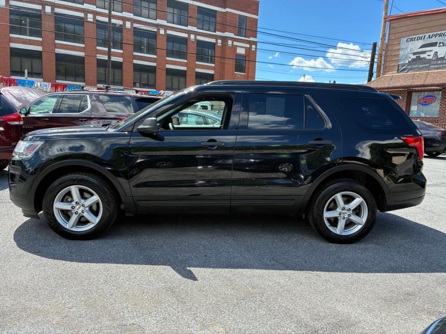 2018 BLACK FORD EXPLORER (1FM5K8B88JG) with an 3.5L engine, Automatic transmission, located at 117 North Cameron Street, Harrisburg, PA, 17101, (717) 963-8962, 40.267021, -76.875351 - WE FINANCE!!! MOST vehicles are available for financing. Good Credit/ Challenged Credit/ No Credit - ALL Trade-Ins Welcomed!!! APPLY ONLINE or CALL us TODAY Please call us to discuss your cash and/or financing options. Thanks for checking our inventory! We're here to help. - Photo#1