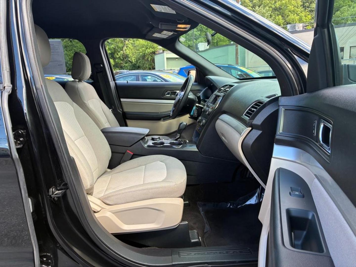 2018 BLACK FORD EXPLORER (1FM5K8B88JG) with an 3.5L engine, Automatic transmission, located at 117 North Cameron Street, Harrisburg, PA, 17101, (717) 963-8962, 40.267021, -76.875351 - WE FINANCE!!! MOST vehicles are available for financing. Good Credit/ Challenged Credit/ No Credit - ALL Trade-Ins Welcomed!!! APPLY ONLINE or CALL us TODAY Please call us to discuss your cash and/or financing options. Thanks for checking our inventory! We're here to help. - Photo#8