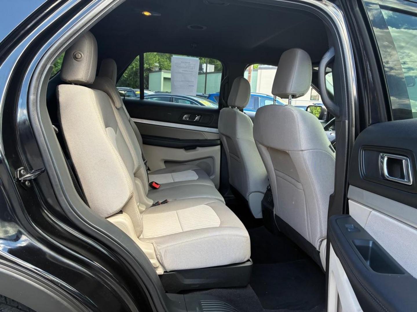 2018 BLACK FORD EXPLORER (1FM5K8B88JG) with an 3.5L engine, Automatic transmission, located at 117 North Cameron Street, Harrisburg, PA, 17101, (717) 963-8962, 40.267021, -76.875351 - WE FINANCE!!! MOST vehicles are available for financing. Good Credit/ Challenged Credit/ No Credit - ALL Trade-Ins Welcomed!!! APPLY ONLINE or CALL us TODAY Please call us to discuss your cash and/or financing options. Thanks for checking our inventory! We're here to help. - Photo#9