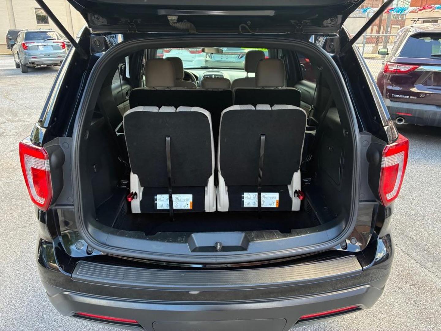 2018 BLACK FORD EXPLORER (1FM5K8B88JG) with an 3.5L engine, Automatic transmission, located at 117 North Cameron Street, Harrisburg, PA, 17101, (717) 963-8962, 40.267021, -76.875351 - WE FINANCE!!! MOST vehicles are available for financing. Good Credit/ Challenged Credit/ No Credit - ALL Trade-Ins Welcomed!!! APPLY ONLINE or CALL us TODAY Please call us to discuss your cash and/or financing options. Thanks for checking our inventory! We're here to help. - Photo#10
