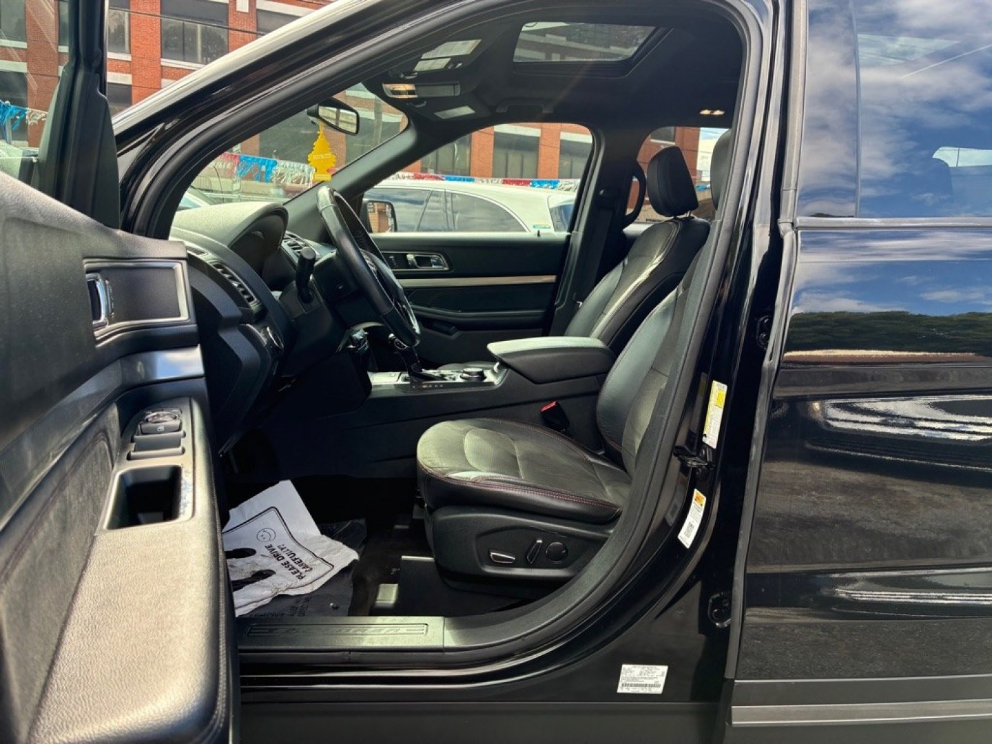 2018 BLACK FORD EXPLORER XLT (1FM5K8D86JG) with an 3.5L engine, Automatic transmission, located at 117 North Cameron Street, Harrisburg, PA, 17101, (717) 963-8962, 40.267021, -76.875351 - WE FINANCE!!! MOST vehicles are available for financing. Good Credit/ Challenged Credit/ No Credit - ALL Trade-Ins Welcomed!!! APPLY ONLINE or CALL us TODAY Please call us to discuss your cash and/or financing options. Thanks for checking our inventory! We're here to help.- Photo#14