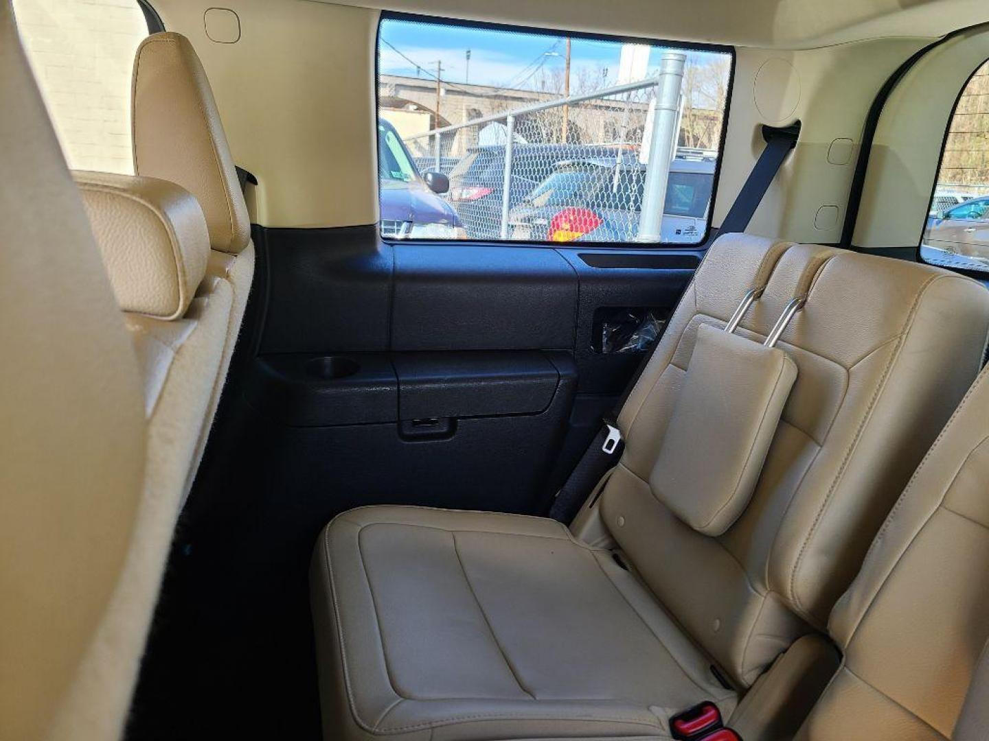 2018 WHITE FORD FLEX SEL (2FMHK6C85JB) with an 3.5L engine, Automatic transmission, located at 7981 Paxton Street, Harrisburg, PA, 17111, (717) 561-2926, 40.261490, -76.749229 - Photo#12