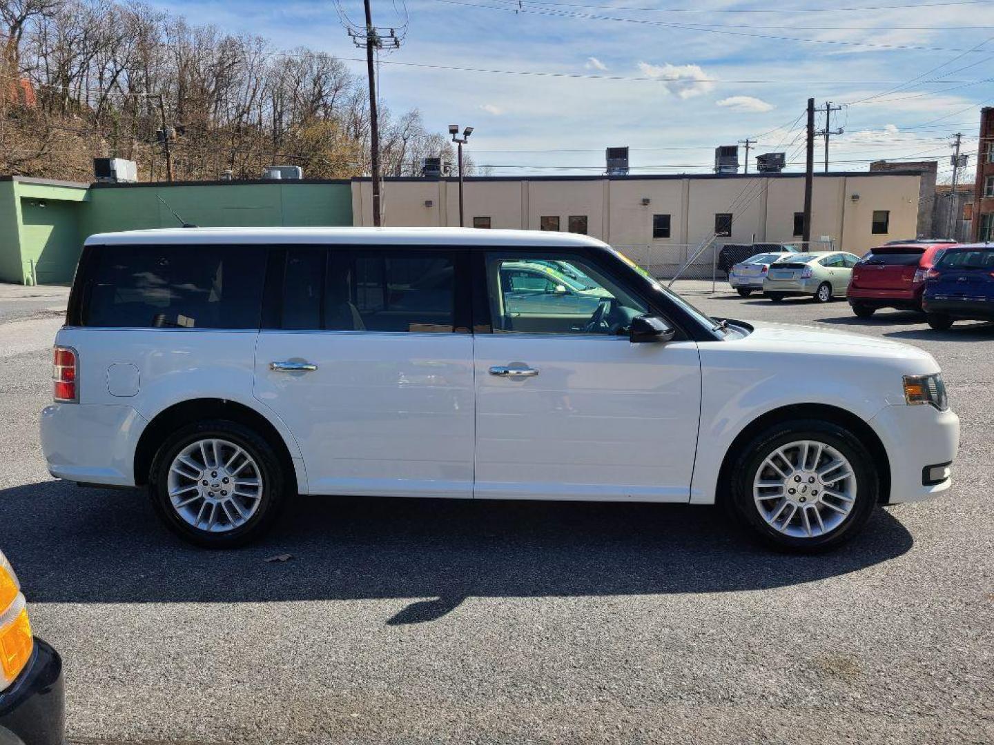 2018 WHITE FORD FLEX SEL (2FMHK6C85JB) with an 3.5L engine, Automatic transmission, located at 7981 Paxton Street, Harrisburg, PA, 17111, (717) 561-2926, 40.261490, -76.749229 - Photo#5