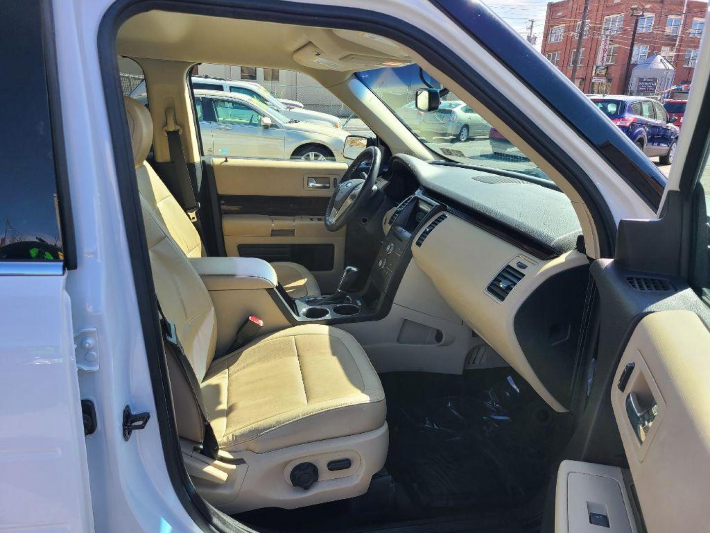 2018 WHITE FORD FLEX SEL (2FMHK6C85JB) with an 3.5L engine, Automatic transmission, located at 7981 Paxton Street, Harrisburg, PA, 17111, (717) 561-2926, 40.261490, -76.749229 - Photo#8