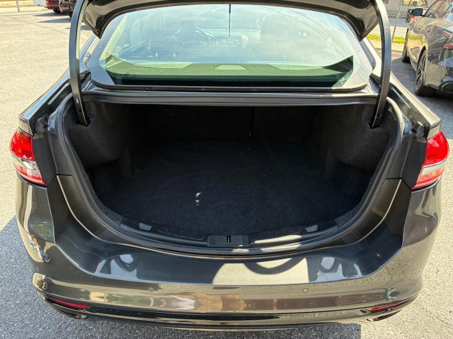 2018 GREY FORD FUSION TITANIUM (3FA6P0D93JR) with an 2.0L engine, Automatic transmission, located at 117 North Cameron Street, Harrisburg, PA, 17101, (717) 963-8962, 40.267021, -76.875351 - WE FINANCE!!! MOST vehicles are available for financing. Good Credit/ Challenged Credit/ No Credit - ALL Trade-Ins Welcomed!!! APPLY ONLINE or CALL us TODAY Please call us to discuss your cash and/or financing options. Thanks for checking our inventory! We're here to help. - Photo#10