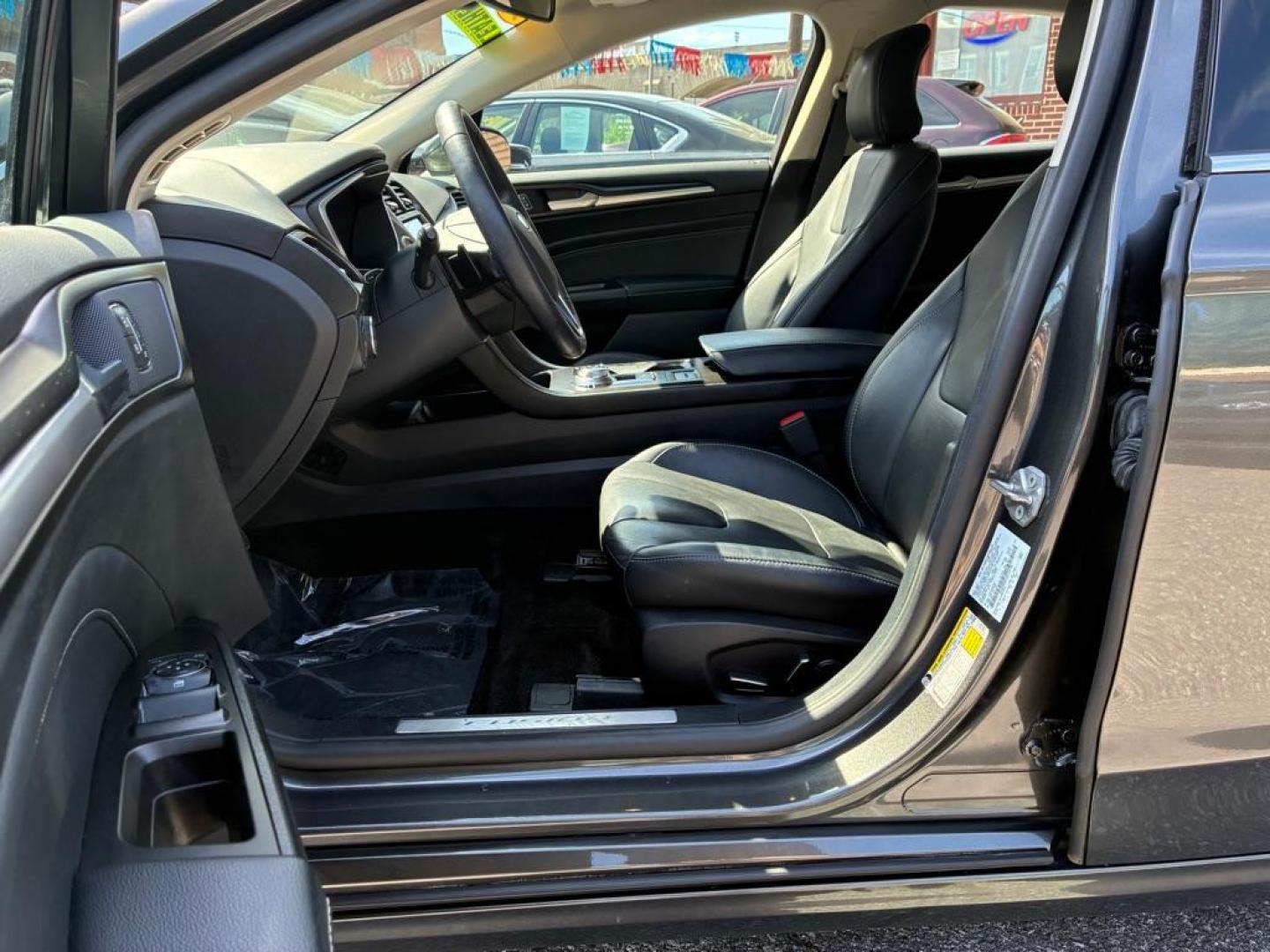 2018 GREY FORD FUSION TITANIUM (3FA6P0D93JR) with an 2.0L engine, Automatic transmission, located at 117 North Cameron Street, Harrisburg, PA, 17101, (717) 963-8962, 40.267021, -76.875351 - WE FINANCE!!! MOST vehicles are available for financing. Good Credit/ Challenged Credit/ No Credit - ALL Trade-Ins Welcomed!!! APPLY ONLINE or CALL us TODAY Please call us to discuss your cash and/or financing options. Thanks for checking our inventory! We're here to help. - Photo#13