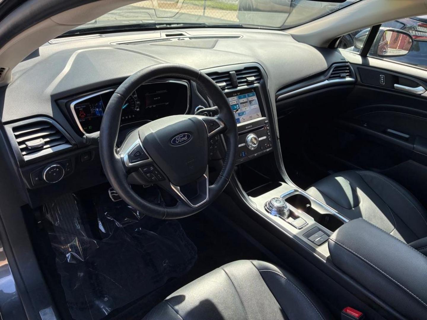 2018 GREY FORD FUSION TITANIUM (3FA6P0D93JR) with an 2.0L engine, Automatic transmission, located at 117 North Cameron Street, Harrisburg, PA, 17101, (717) 963-8962, 40.267021, -76.875351 - WE FINANCE!!! MOST vehicles are available for financing. Good Credit/ Challenged Credit/ No Credit - ALL Trade-Ins Welcomed!!! APPLY ONLINE or CALL us TODAY Please call us to discuss your cash and/or financing options. Thanks for checking our inventory! We're here to help. - Photo#14