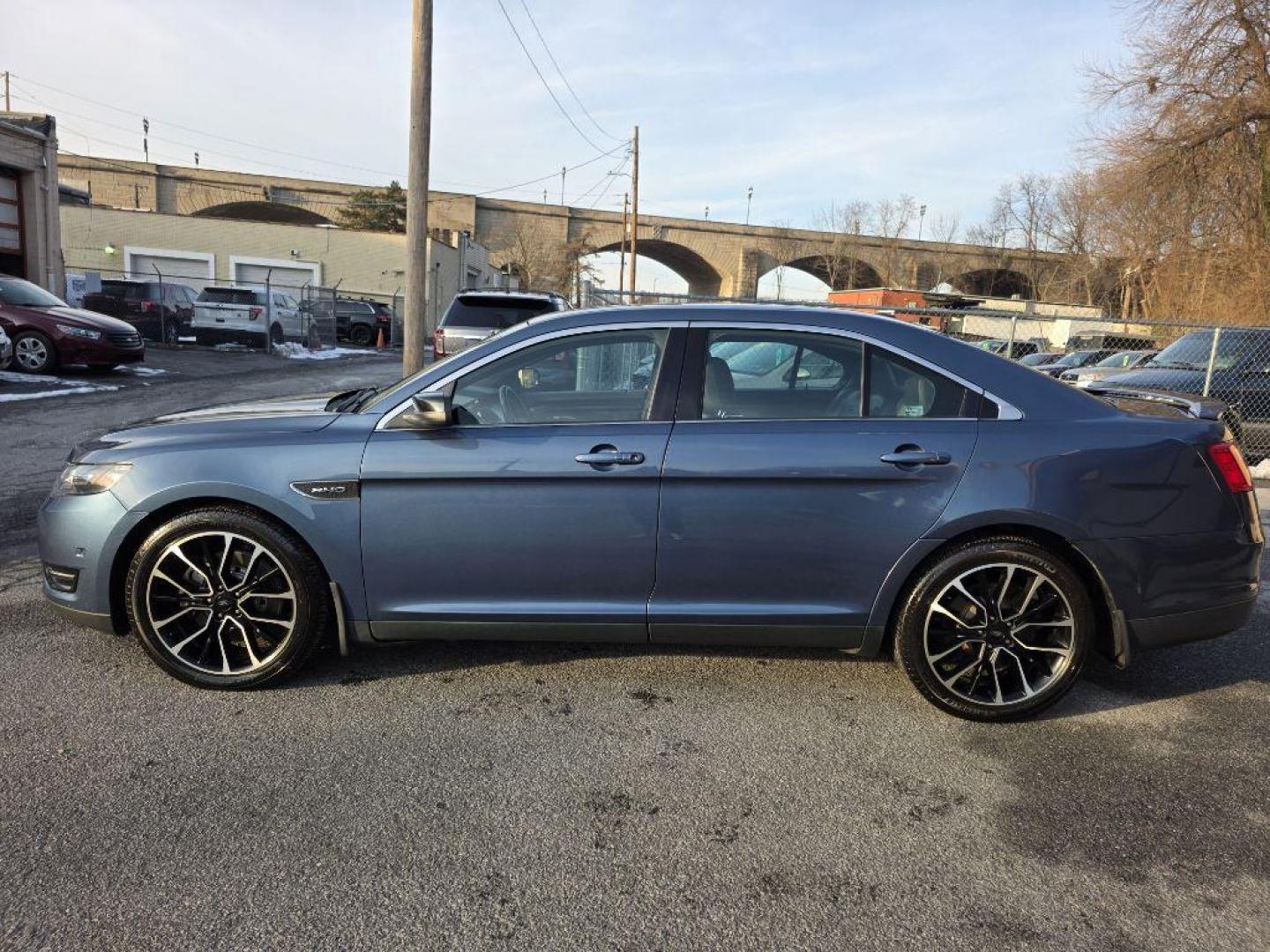 2018 BLUE FORD TAURUS SHO (1FAHP2KT2JG) with an 3.5L engine, Automatic transmission, located at 131 N Cameron st, Harrisburg, PA, 17101, (717) 561-2926, 40.267086, -76.875374 - WE FINANCE!!! Good Credit/ Bad Credit/ No Credit - ALL Trade-Ins Welcomed!!! ***Guaranteed Credit Approval*** APPLY ONLINE or CALL us TODAY ;) Please call us to discuss your cash and financing options. - Photo#1