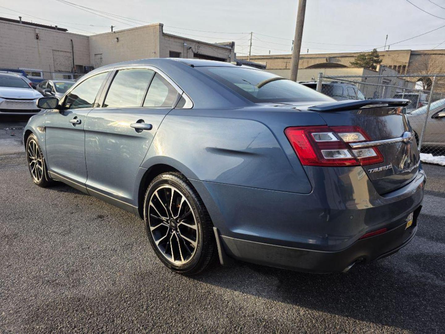 2018 BLUE FORD TAURUS SHO (1FAHP2KT2JG) with an 3.5L engine, Automatic transmission, located at 131 N Cameron st, Harrisburg, PA, 17101, (717) 561-2926, 40.267086, -76.875374 - WE FINANCE!!! Good Credit/ Bad Credit/ No Credit - ALL Trade-Ins Welcomed!!! ***Guaranteed Credit Approval*** APPLY ONLINE or CALL us TODAY ;) Please call us to discuss your cash and financing options. - Photo#2