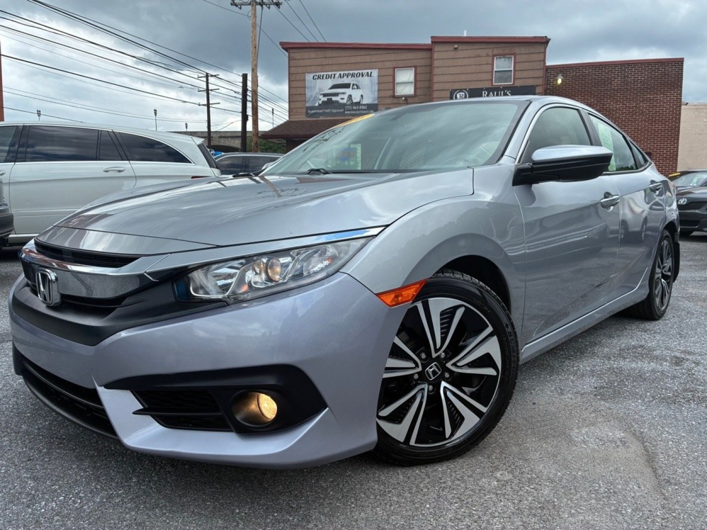 2018 SILVER HONDA CIVIC EX (JHMFC1F32JX) with an 1.5L engine, Continuously Variable transmission, located at 117 North Cameron Street, Harrisburg, PA, 17101, (717) 963-8962, 40.267021, -76.875351- Photo#0