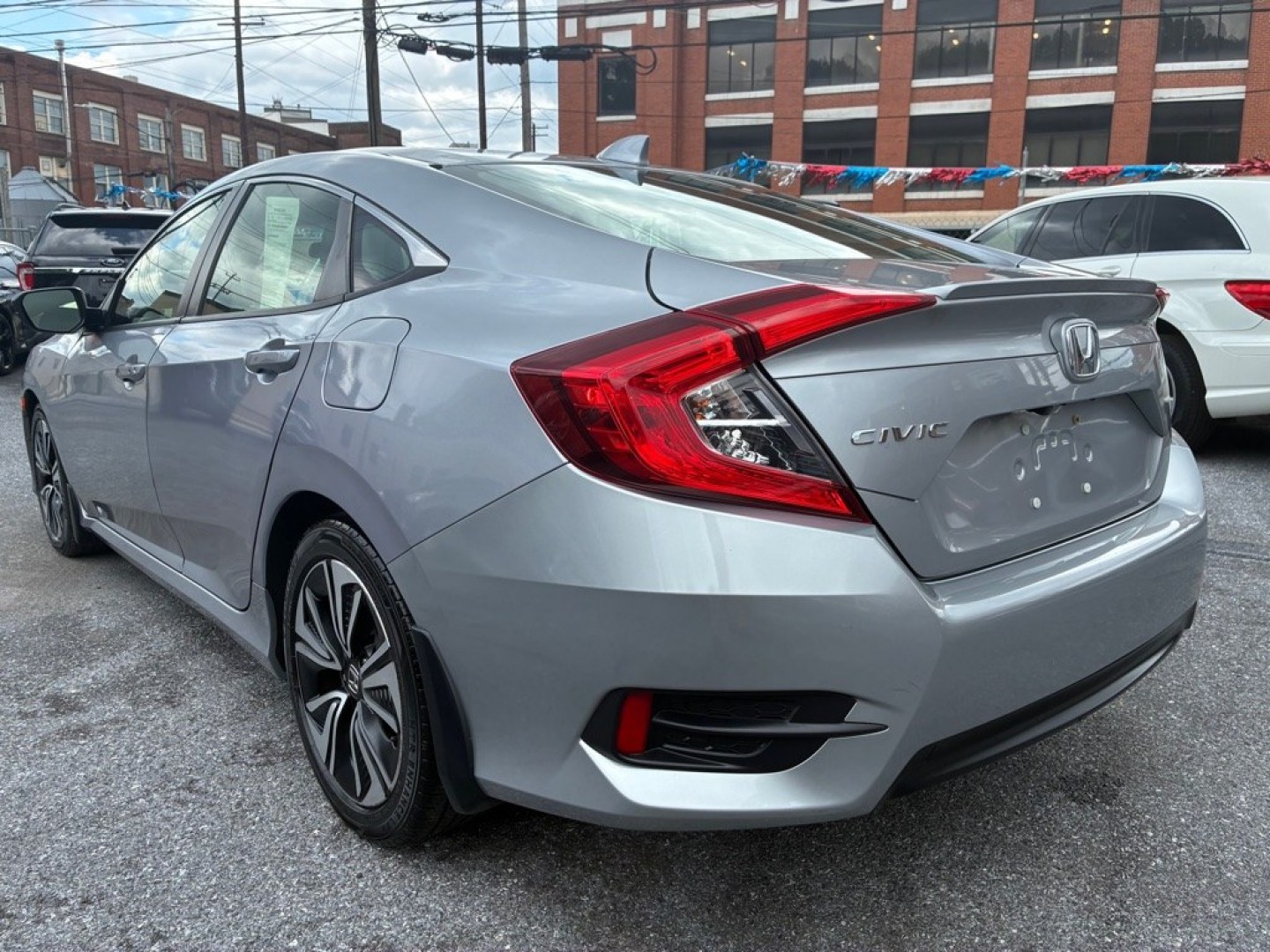 2018 SILVER HONDA CIVIC EX (JHMFC1F32JX) with an 1.5L engine, Continuously Variable transmission, located at 117 North Cameron Street, Harrisburg, PA, 17101, (717) 963-8962, 40.267021, -76.875351- Photo#2