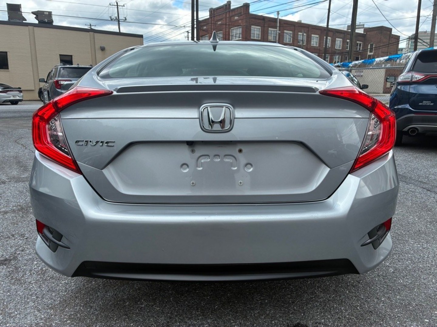 2018 SILVER HONDA CIVIC EX (JHMFC1F32JX) with an 1.5L engine, Continuously Variable transmission, located at 117 North Cameron Street, Harrisburg, PA, 17101, (717) 963-8962, 40.267021, -76.875351- Photo#3