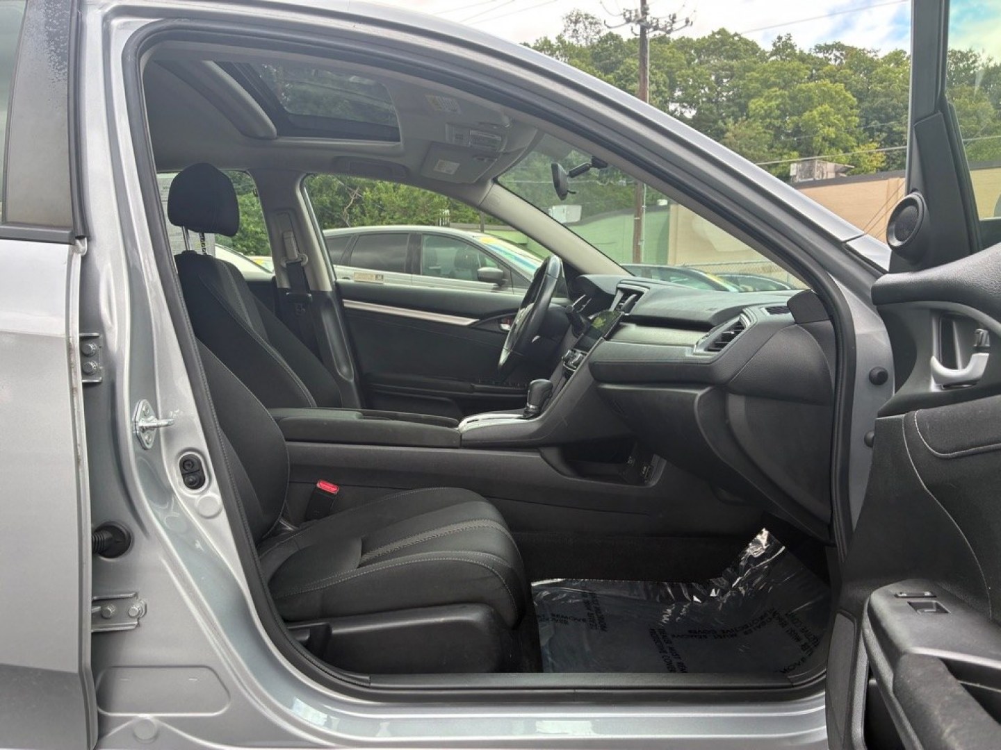 2018 SILVER HONDA CIVIC EX (JHMFC1F32JX) with an 1.5L engine, Continuously Variable transmission, located at 117 North Cameron Street, Harrisburg, PA, 17101, (717) 963-8962, 40.267021, -76.875351- Photo#8