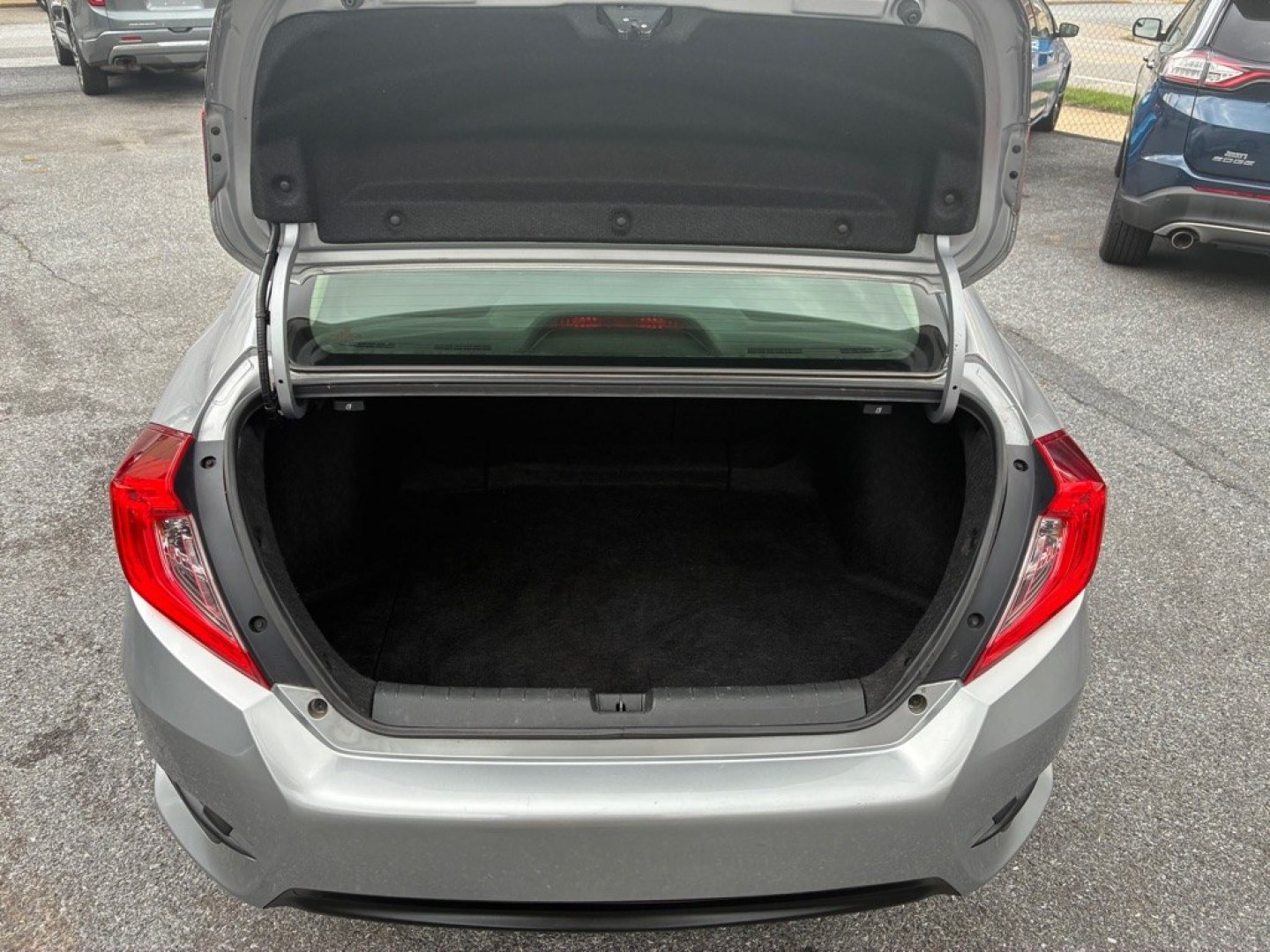 2018 SILVER HONDA CIVIC EX (JHMFC1F32JX) with an 1.5L engine, Continuously Variable transmission, located at 117 North Cameron Street, Harrisburg, PA, 17101, (717) 963-8962, 40.267021, -76.875351- Photo#10