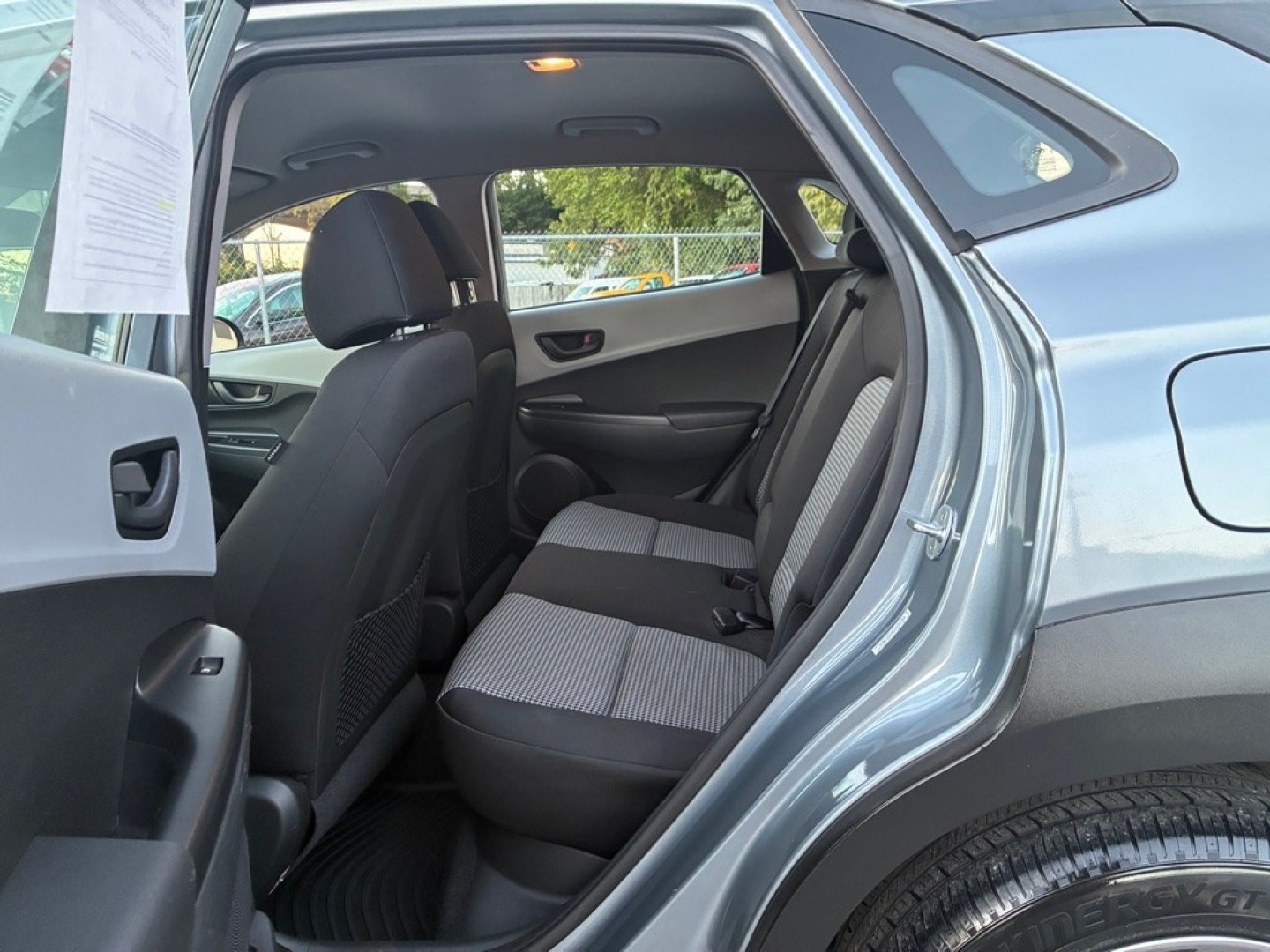 2018 GREY HYUNDAI KONA SE (KM8K12AA6JU) with an 2.0L engine, Automatic transmission, located at 117 North Cameron Street, Harrisburg, PA, 17101, (717) 963-8962, 40.267021, -76.875351- Photo#11