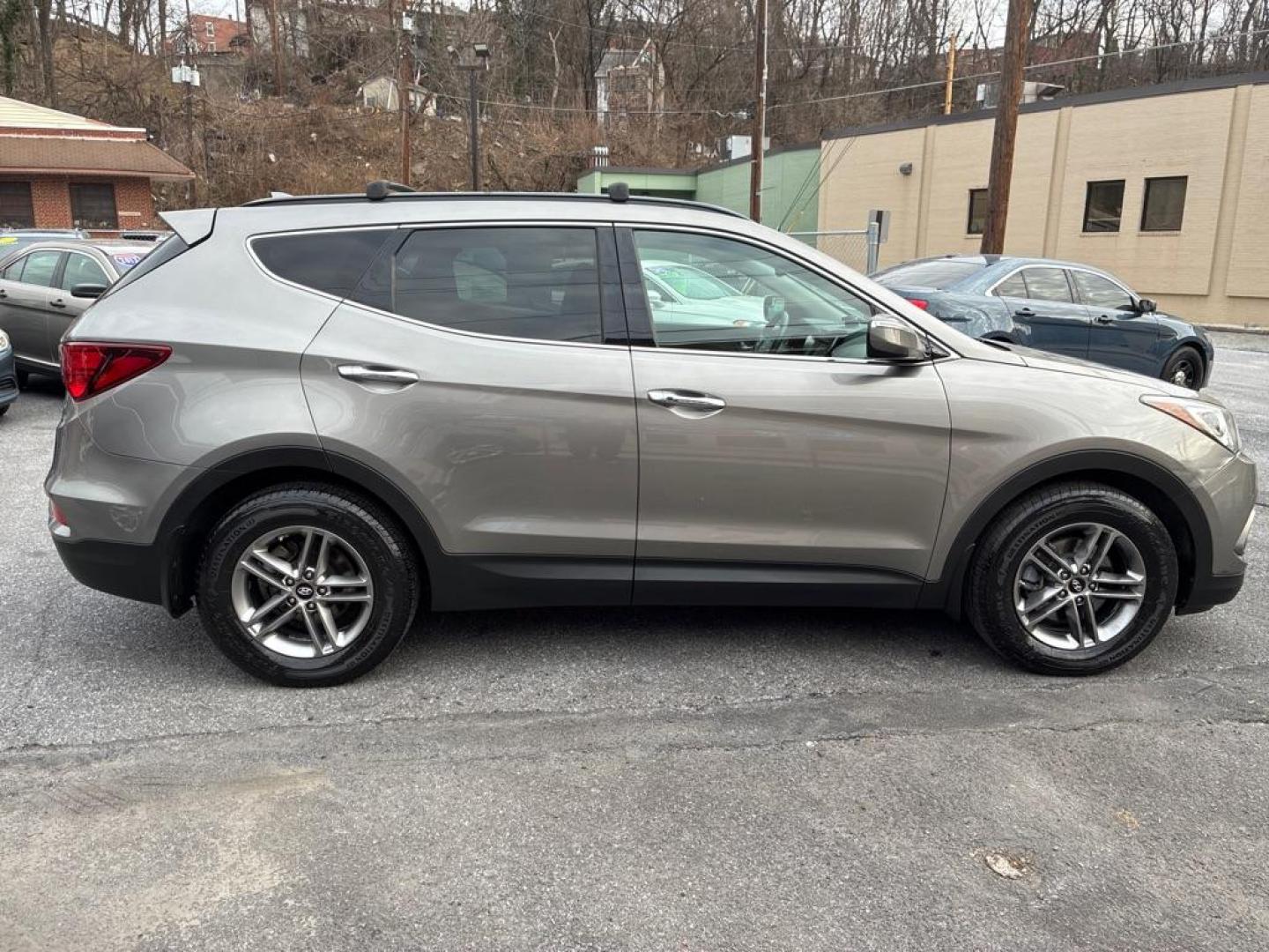 2018 GRAY HYUNDAI SANTA FE SPORT SUV (5XYZUDLB0JG) with an 2.4L engine, Automatic transmission, located at 117 North Cameron Street, Harrisburg, PA, 17101, (717) 963-8962, 40.267021, -76.875351 - WE FINANCE!!! Good Credit/ Bad Credit/ No Credit - ALL Trade-Ins Welcomed!!! ***Guaranteed Credit Approval*** APPLY ONLINE or CALL us TODAY ;) Please call us to discuss your cash and financing options. - Photo#6