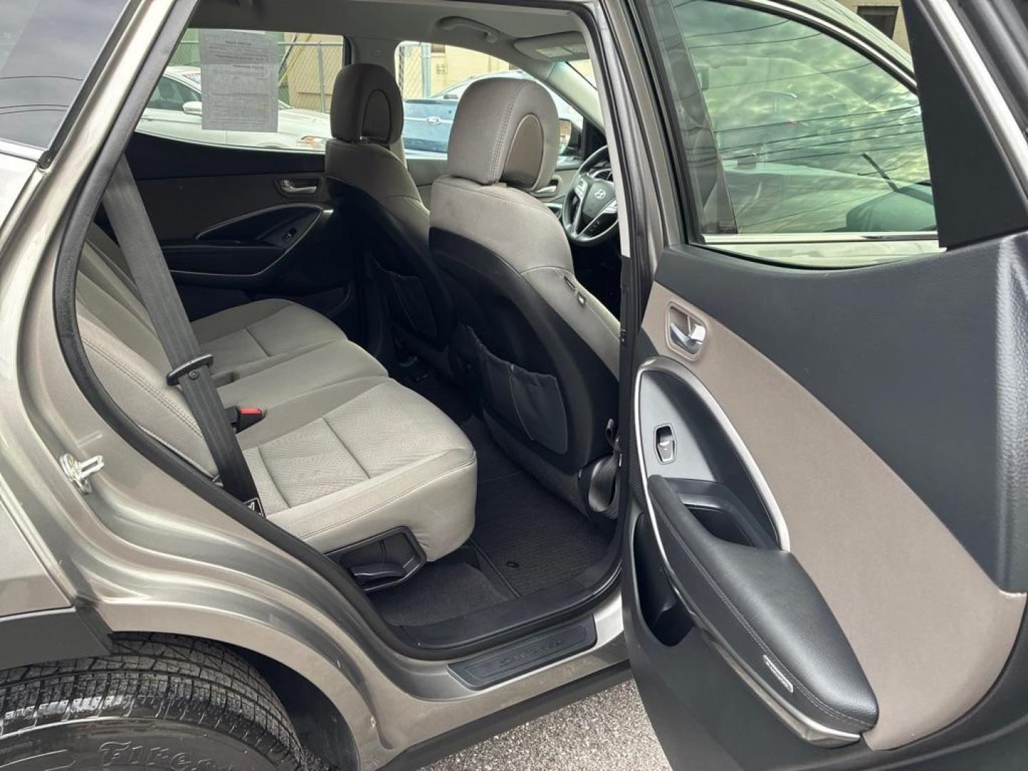 2018 GRAY HYUNDAI SANTA FE SPORT SUV (5XYZUDLB0JG) with an 2.4L engine, Automatic transmission, located at 117 North Cameron Street, Harrisburg, PA, 17101, (717) 963-8962, 40.267021, -76.875351 - WE FINANCE!!! Good Credit/ Bad Credit/ No Credit - ALL Trade-Ins Welcomed!!! ***Guaranteed Credit Approval*** APPLY ONLINE or CALL us TODAY ;) Please call us to discuss your cash and financing options. - Photo#10