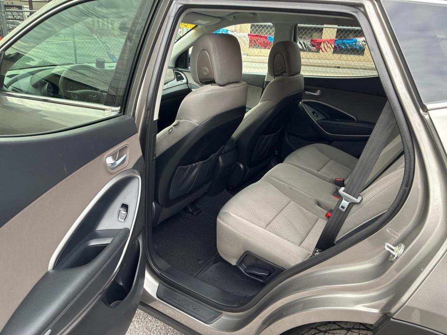 2018 GRAY HYUNDAI SANTA FE SPORT SUV (5XYZUDLB0JG) with an 2.4L engine, Automatic transmission, located at 117 North Cameron Street, Harrisburg, PA, 17101, (717) 963-8962, 40.267021, -76.875351 - WE FINANCE!!! Good Credit/ Bad Credit/ No Credit - ALL Trade-Ins Welcomed!!! ***Guaranteed Credit Approval*** APPLY ONLINE or CALL us TODAY ;) Please call us to discuss your cash and financing options. - Photo#11