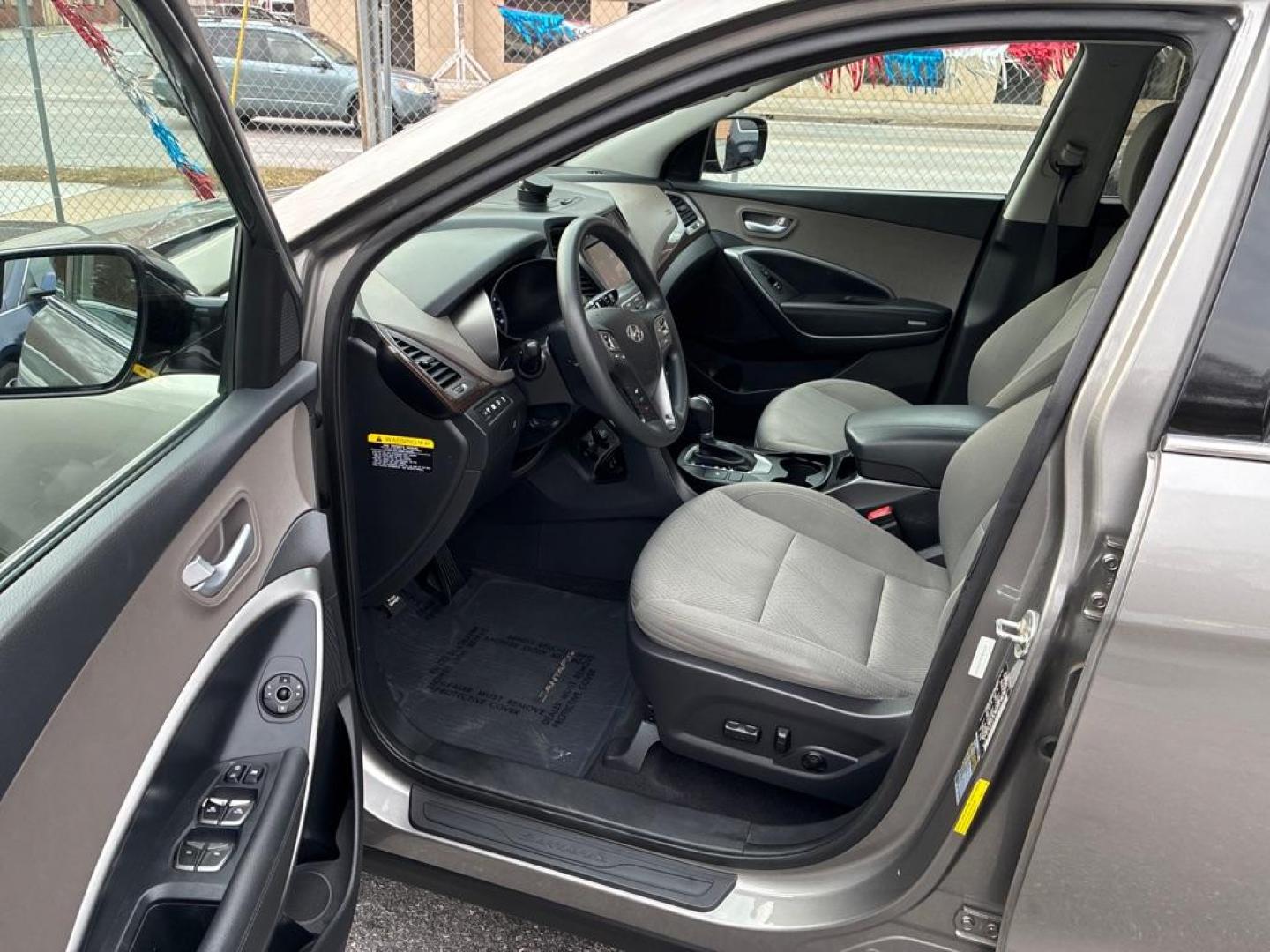 2018 GRAY HYUNDAI SANTA FE SPORT SUV (5XYZUDLB0JG) with an 2.4L engine, Automatic transmission, located at 117 North Cameron Street, Harrisburg, PA, 17101, (717) 963-8962, 40.267021, -76.875351 - WE FINANCE!!! Good Credit/ Bad Credit/ No Credit - ALL Trade-Ins Welcomed!!! ***Guaranteed Credit Approval*** APPLY ONLINE or CALL us TODAY ;) Please call us to discuss your cash and financing options. - Photo#13